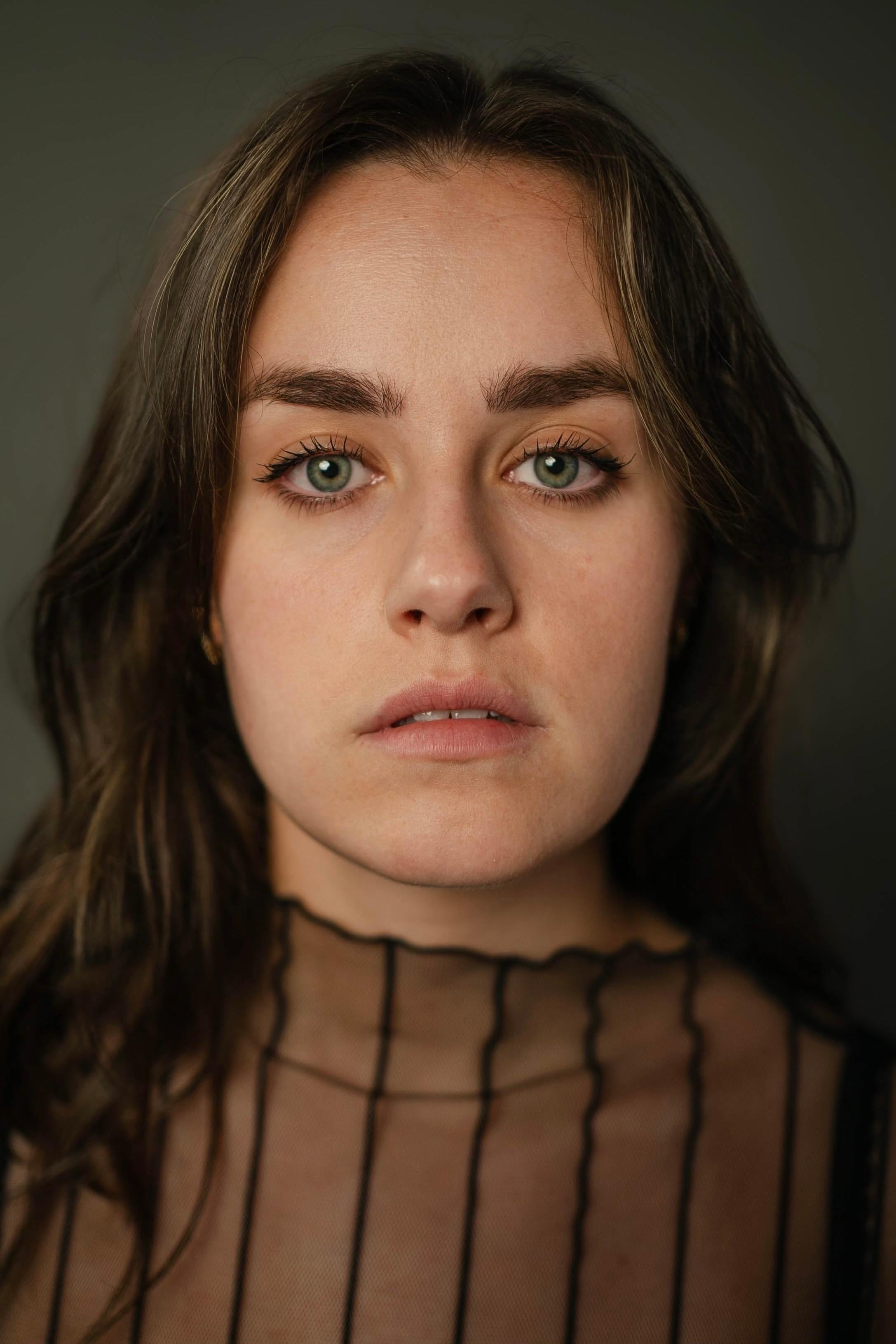 actor Katie Lewis large photo