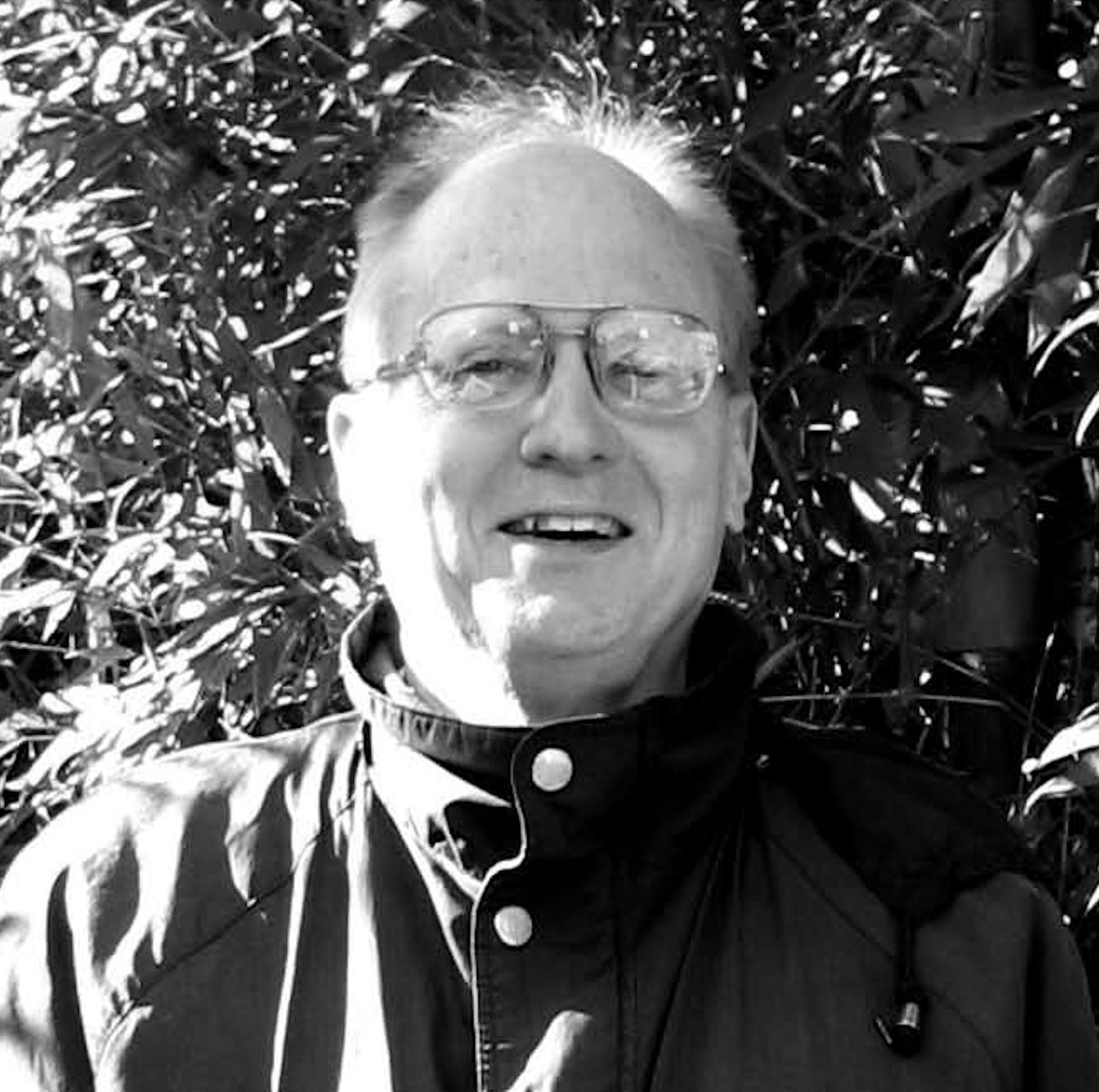 actor Henry Flynt large photo