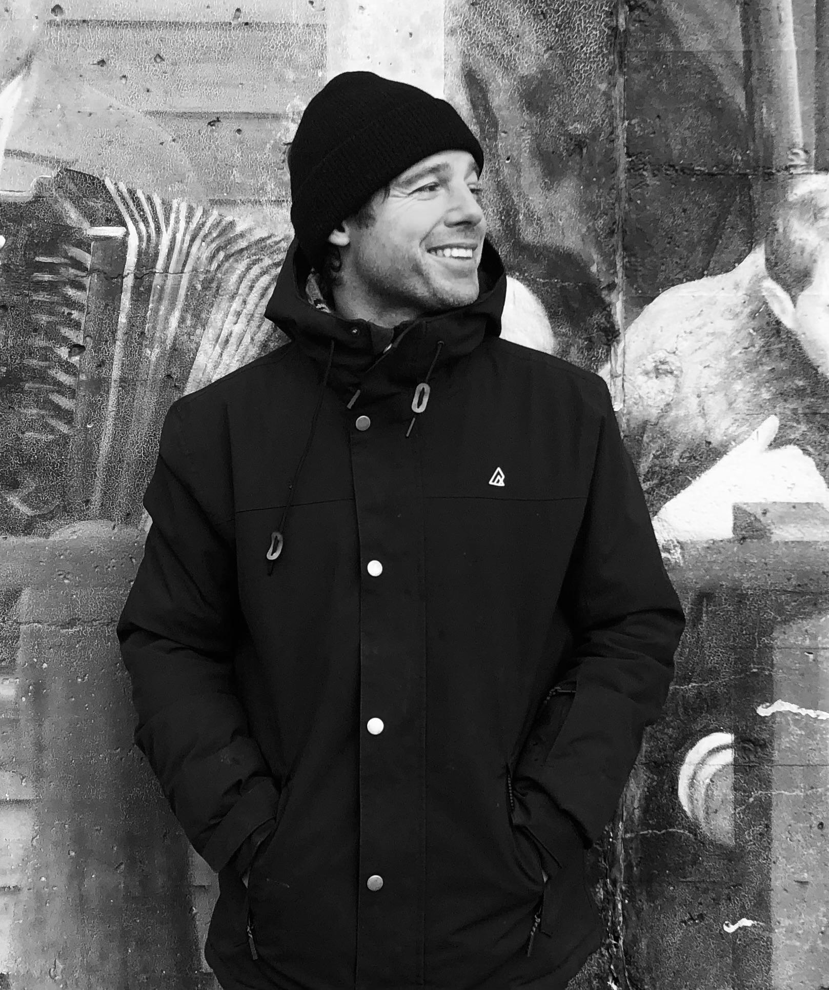 actor Nik Sexton large photo