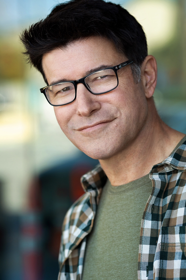 actor Chris Riordan large photo