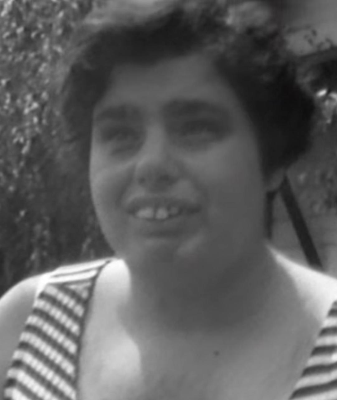 actor Ellie Abrashkin large photo