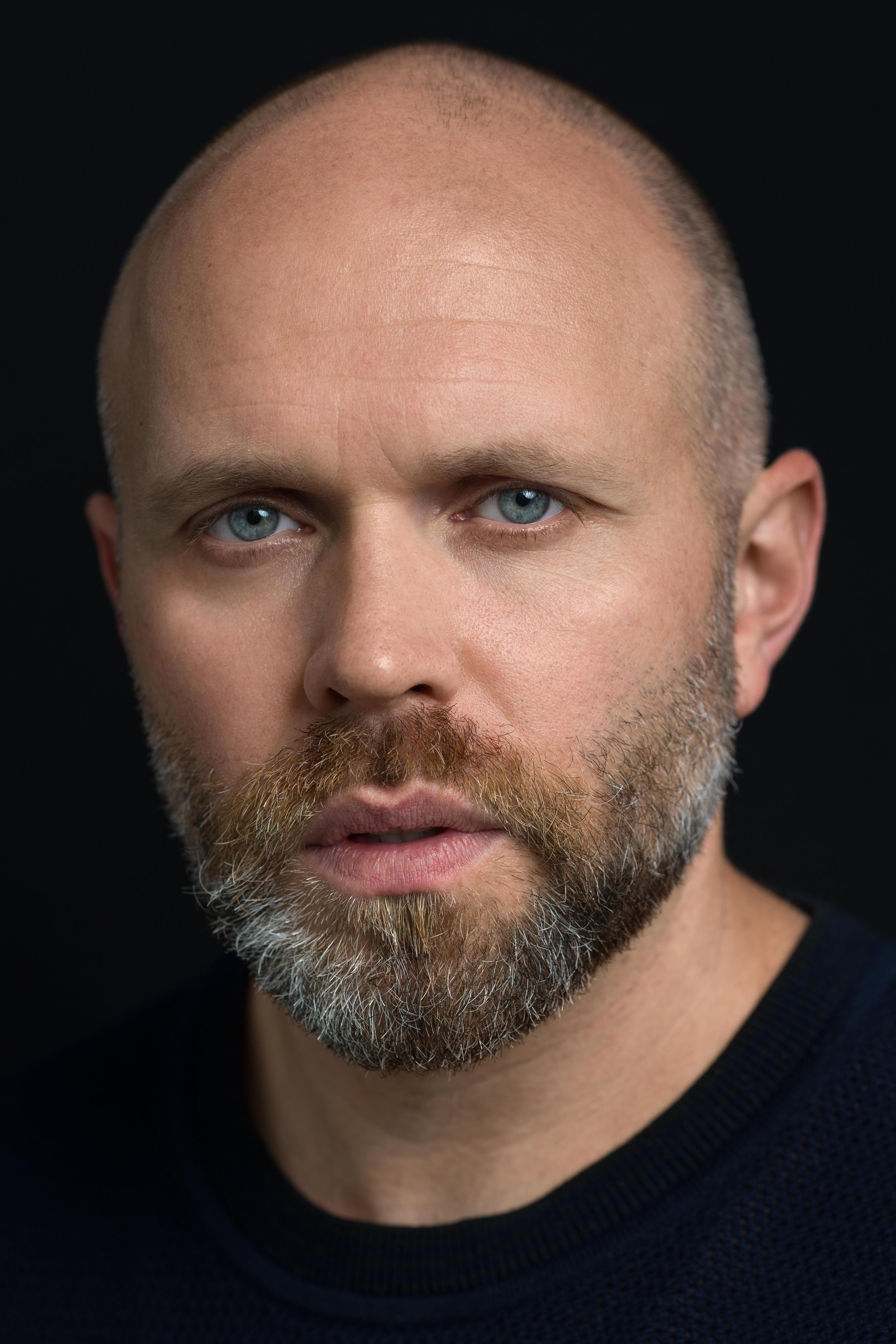 actor Sean James Lee large photo