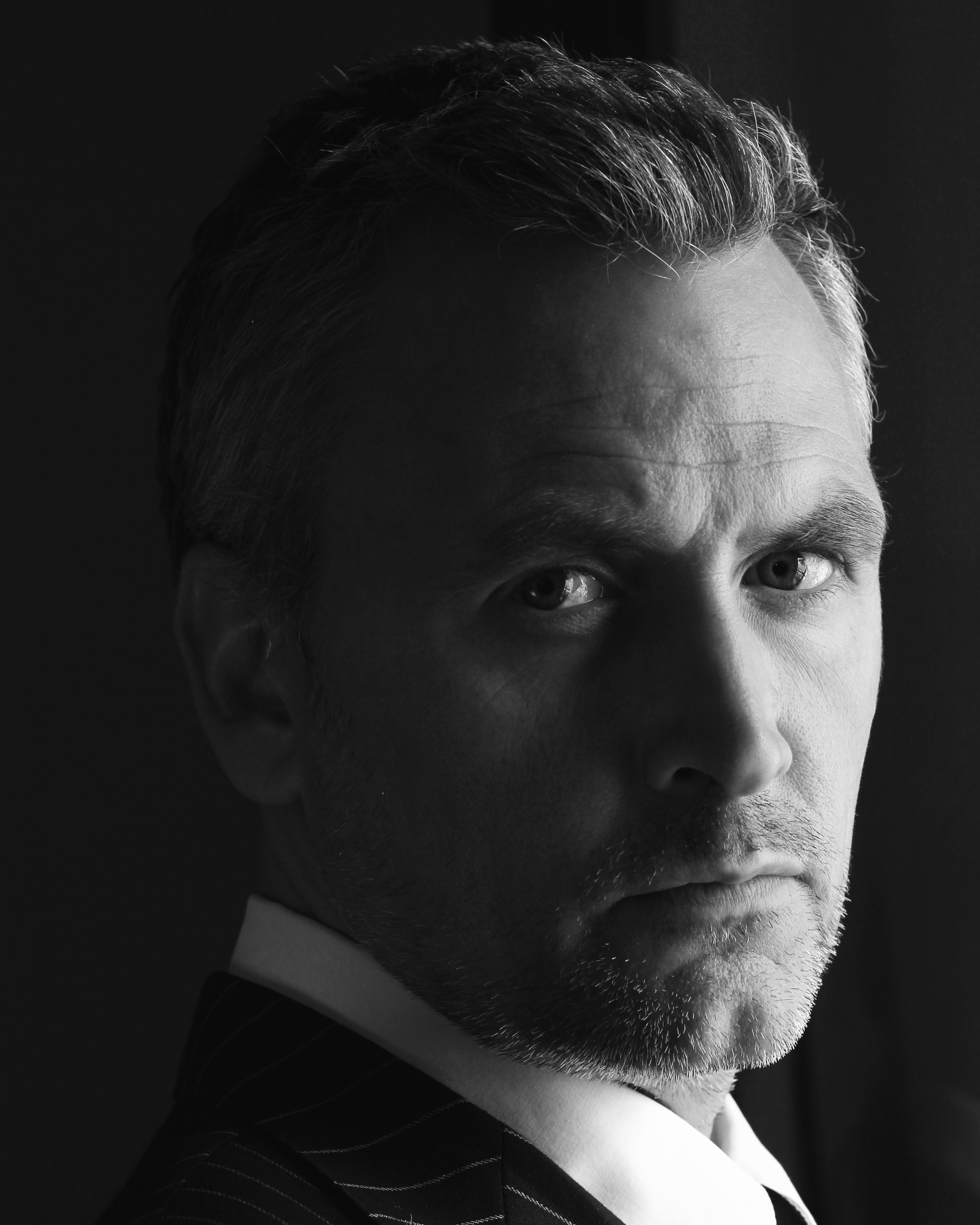 actor Julian Nicholson large photo