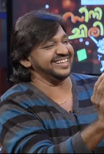 actor Eloor George large photo