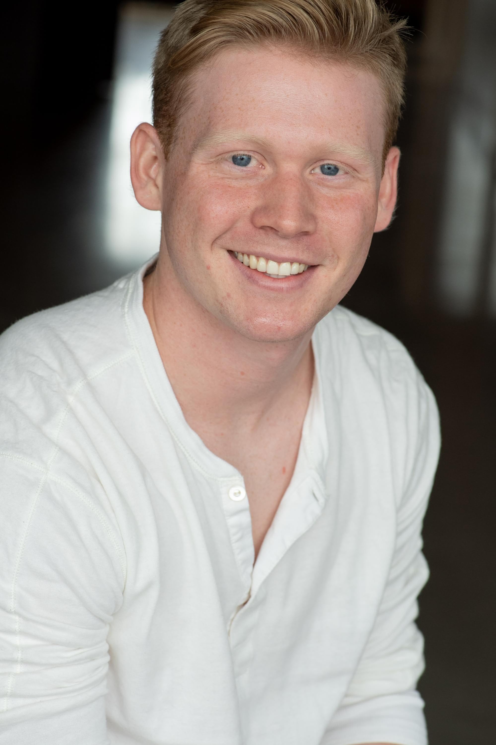 actor Eli Brand large photo