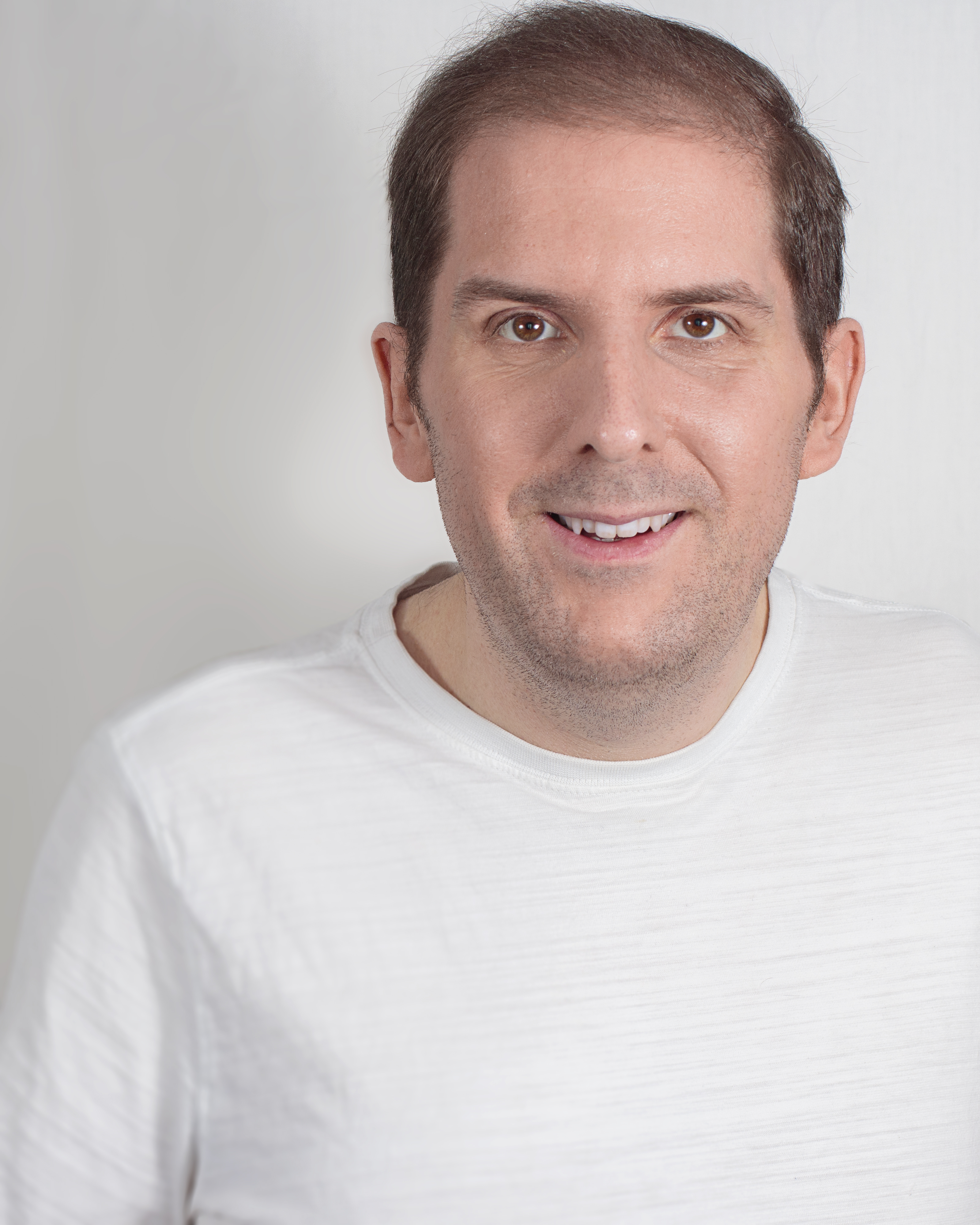 actor Aaron Roderick large photo