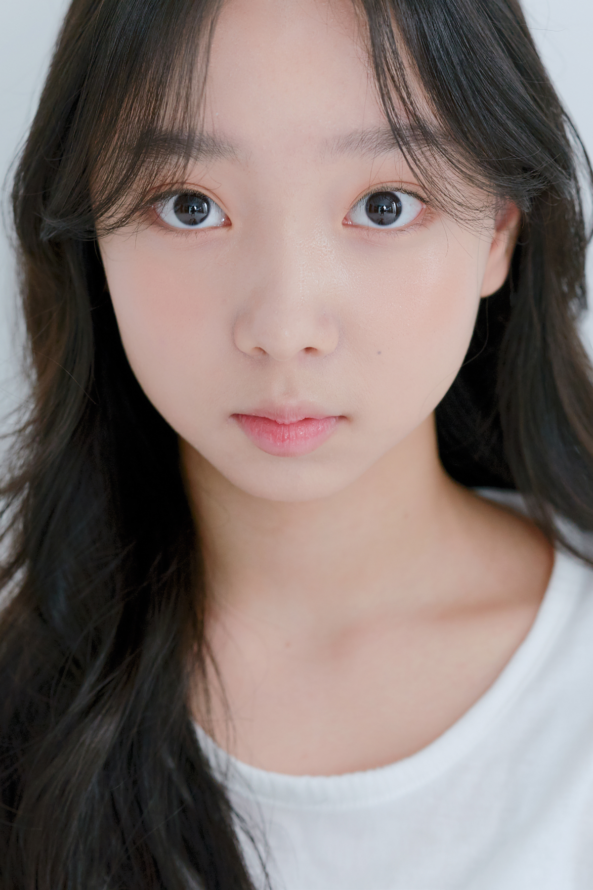 actor Go-Eun Lee large photo