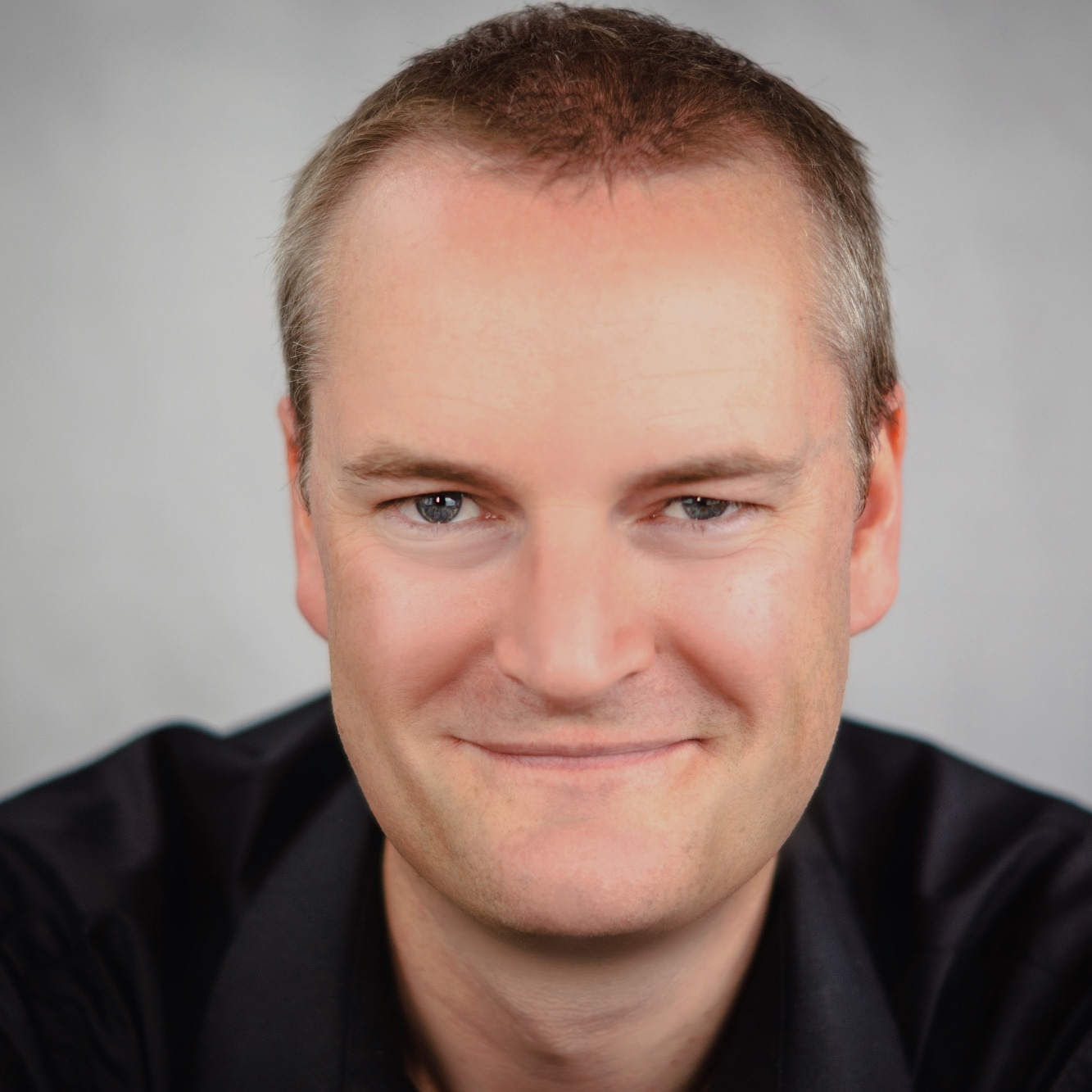 actor Alan Riordan large photo