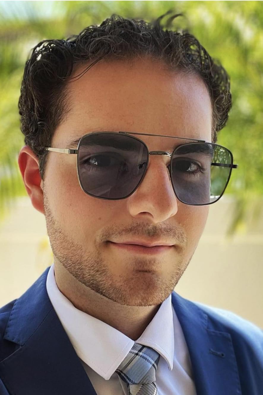 actor Austin J. Lawrence large photo