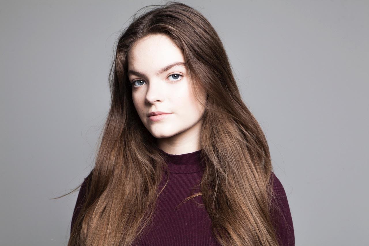 actor Diljá Valsdóttir large photo