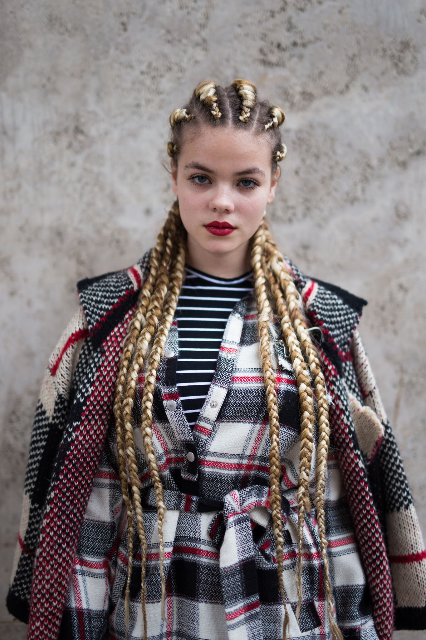 actor Yael Meier large photo