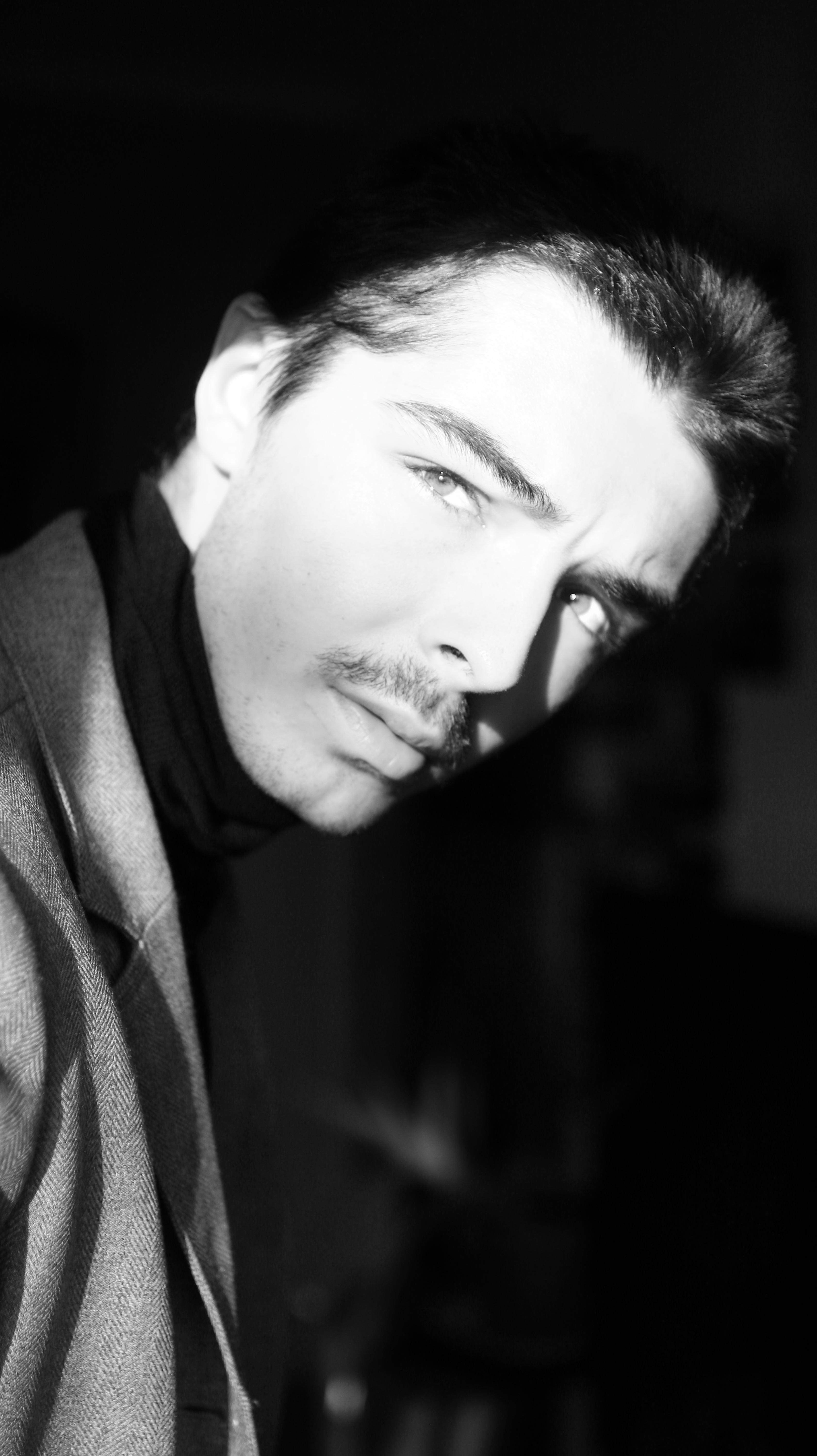 actor Robin L'Houmeau large photo