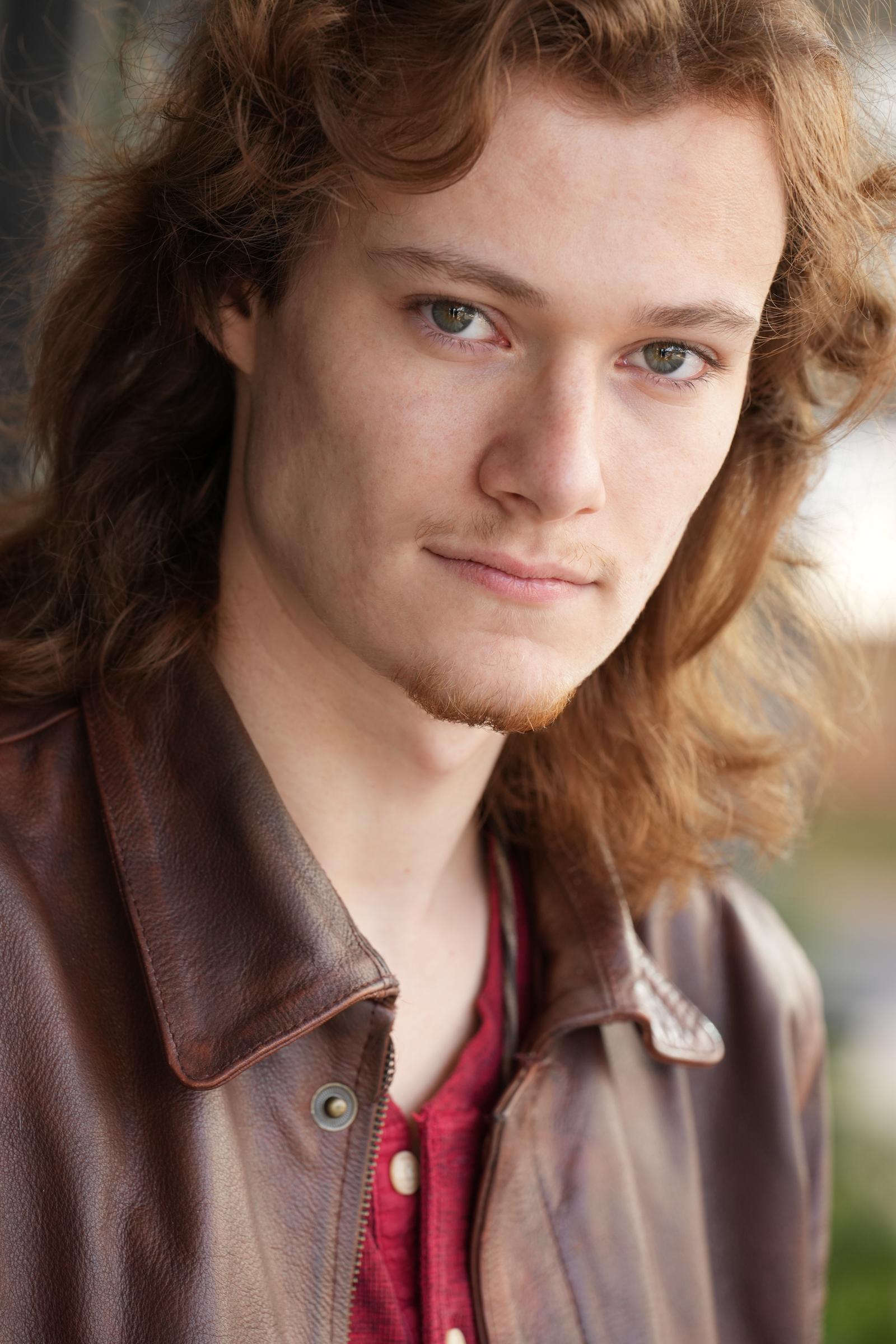 actor Joey Avena large photo