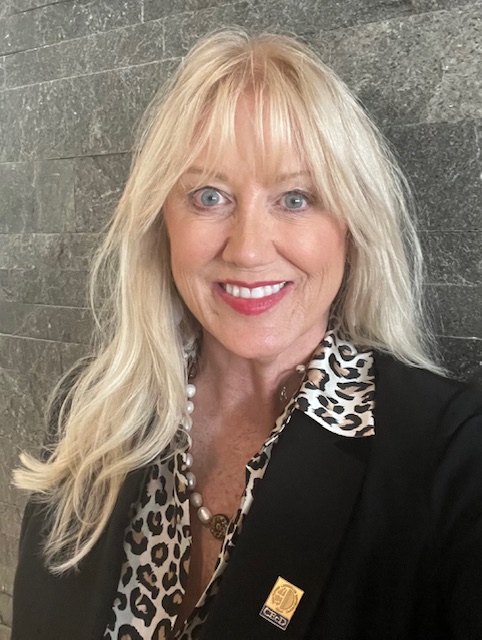 actor Julie Norman large photo