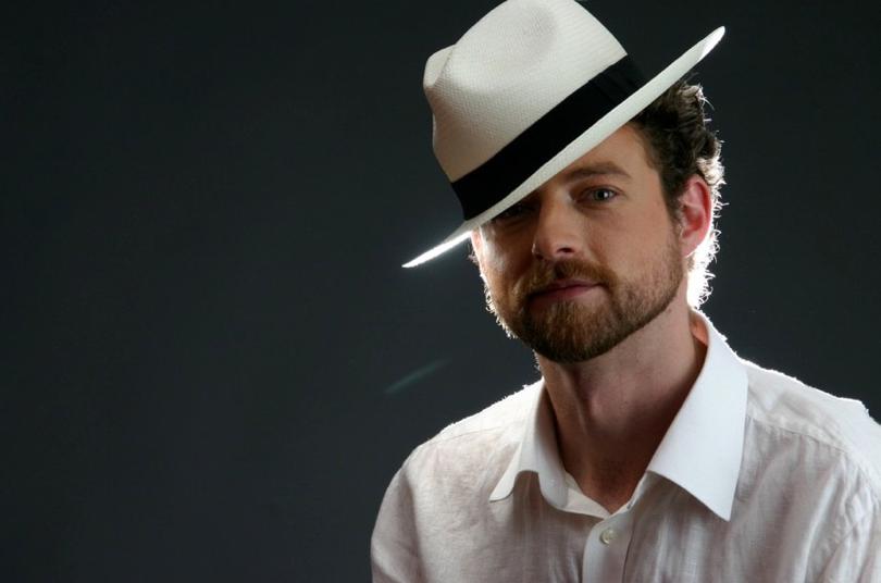 actor Alexander Holtmann large photo