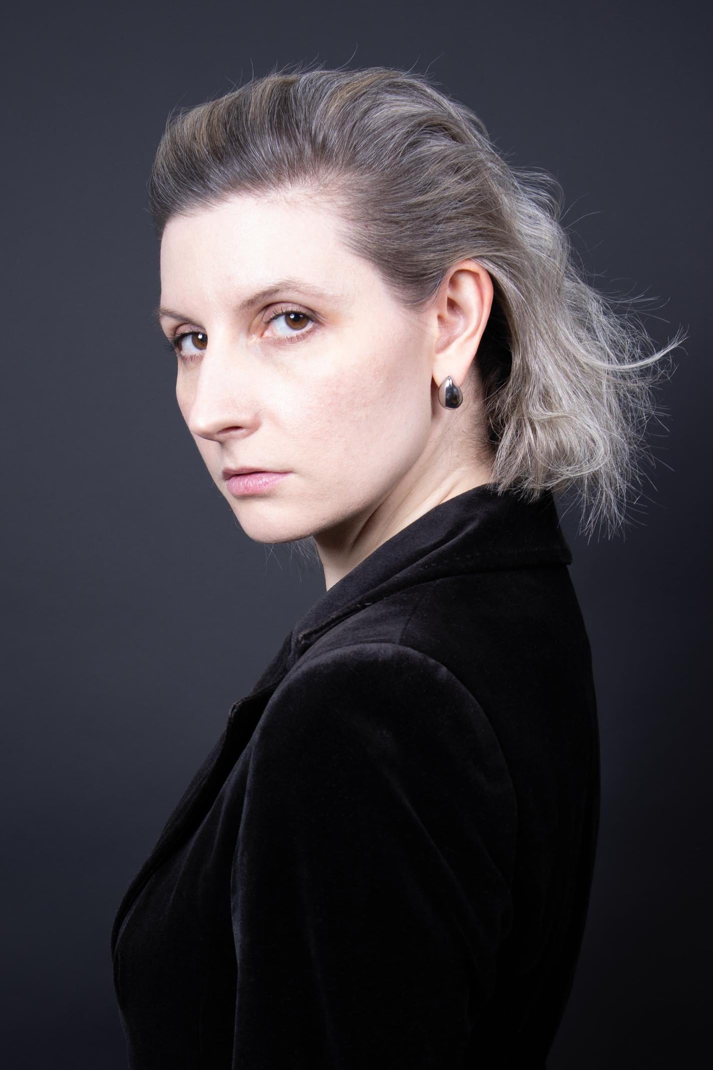 actor Julia Nika Neviandt large photo