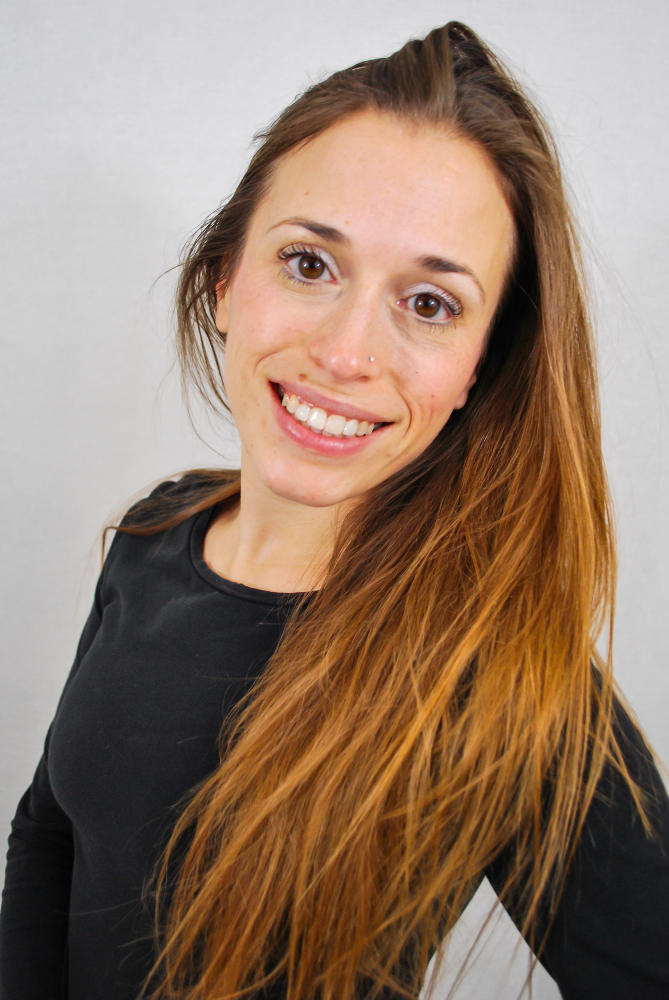 actor Zoe Midgley large photo