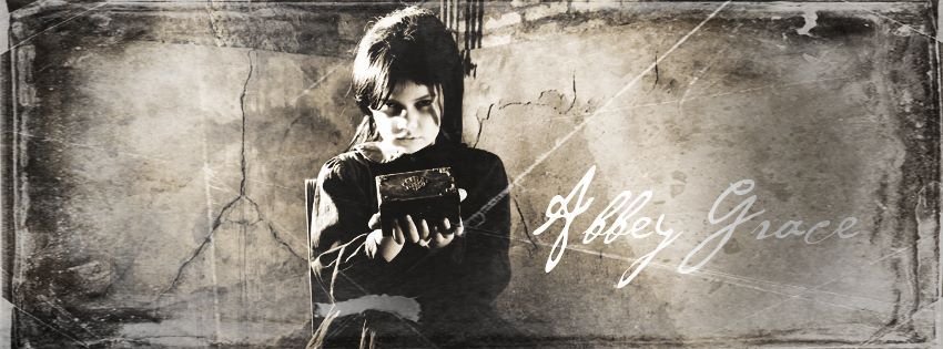 actor Maggie McNabb large photo