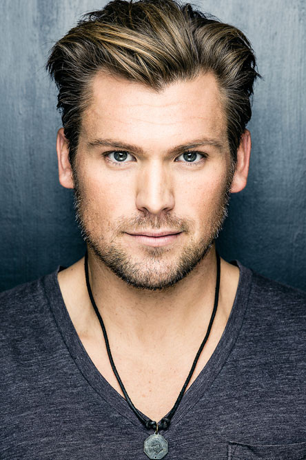 actor Chris Prascus large photo