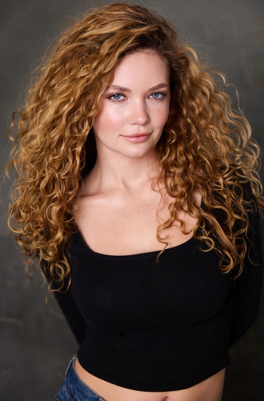 actor Kaylee Wing large photo