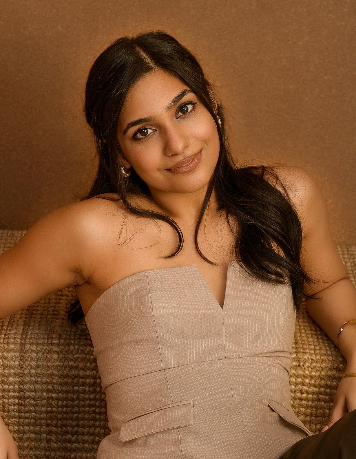 actor Gurbani Gill large photo