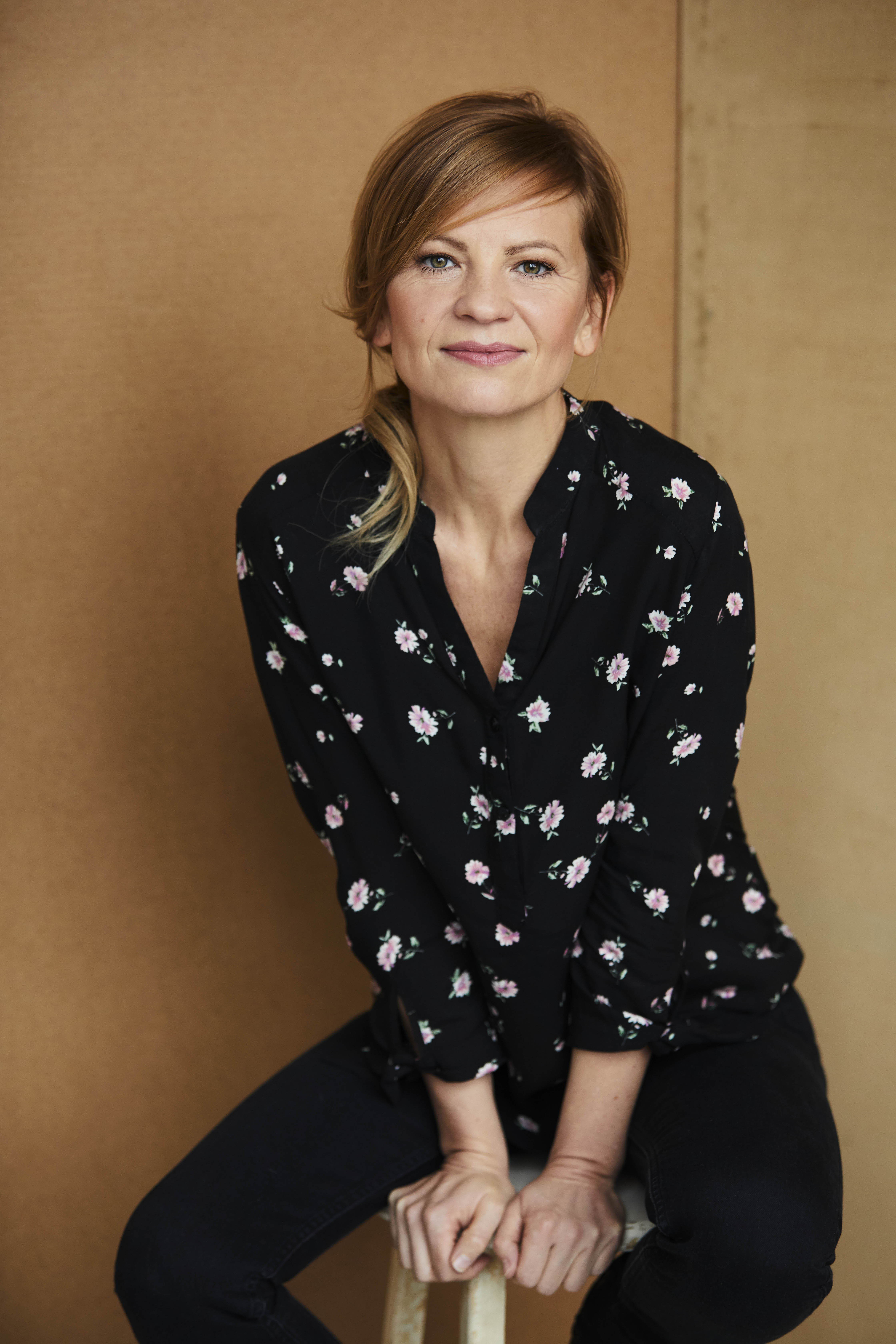 actor Natalia Romanova large photo