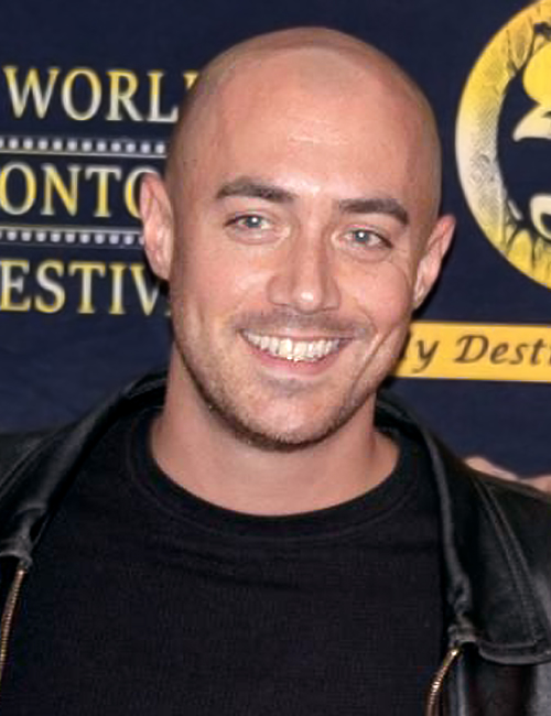 actor Mike Donis large photo