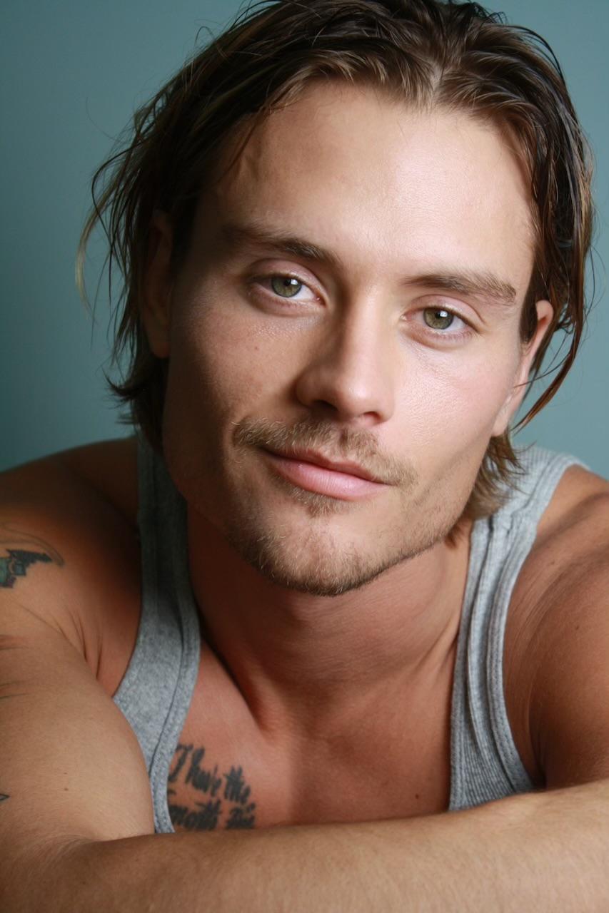 actor Aaron Russell large photo