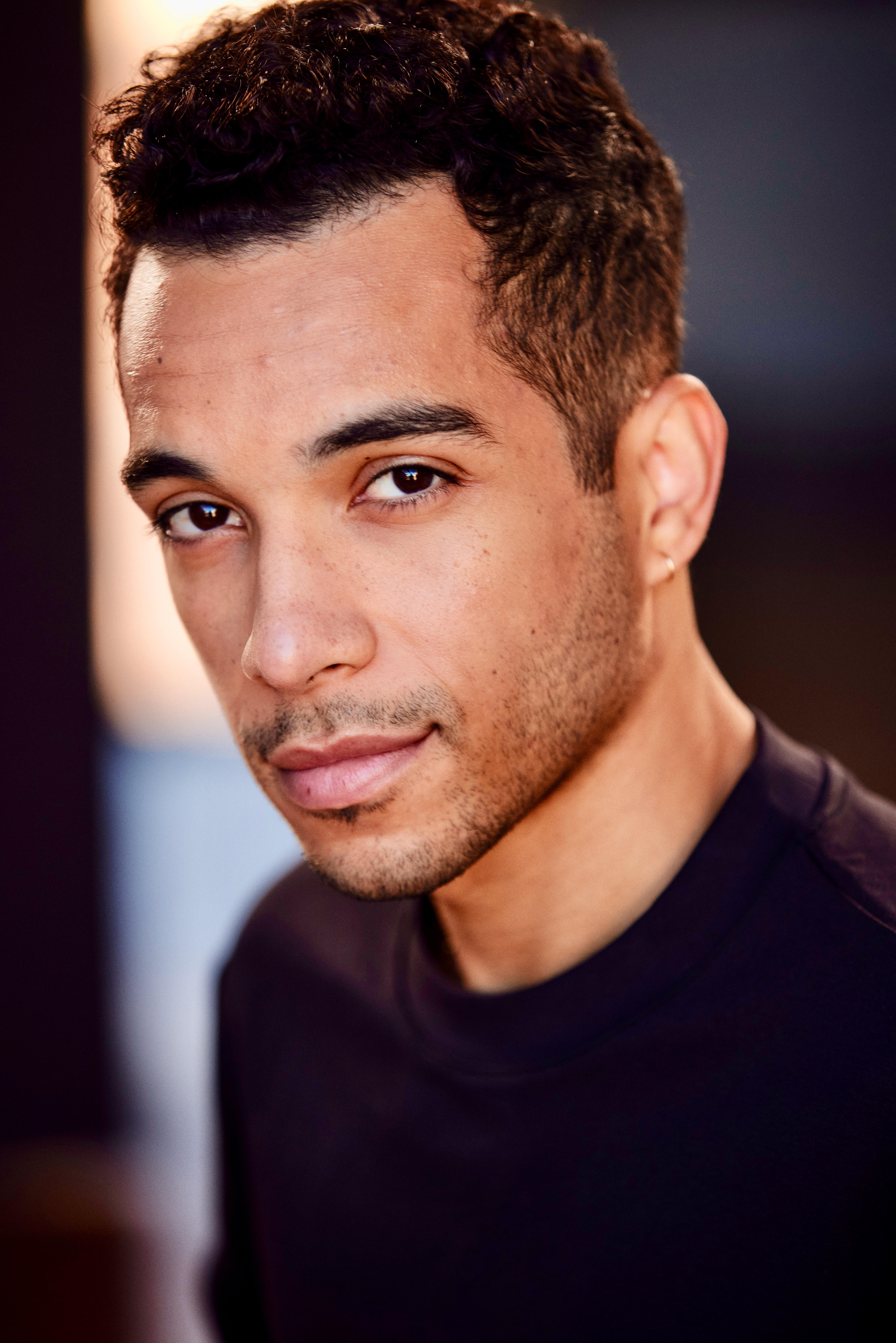 actor Zan Gomes-Headley large photo