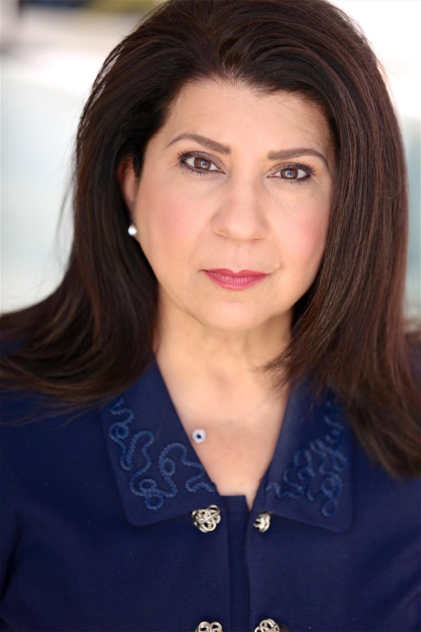 actor Anoush NeVart large photo