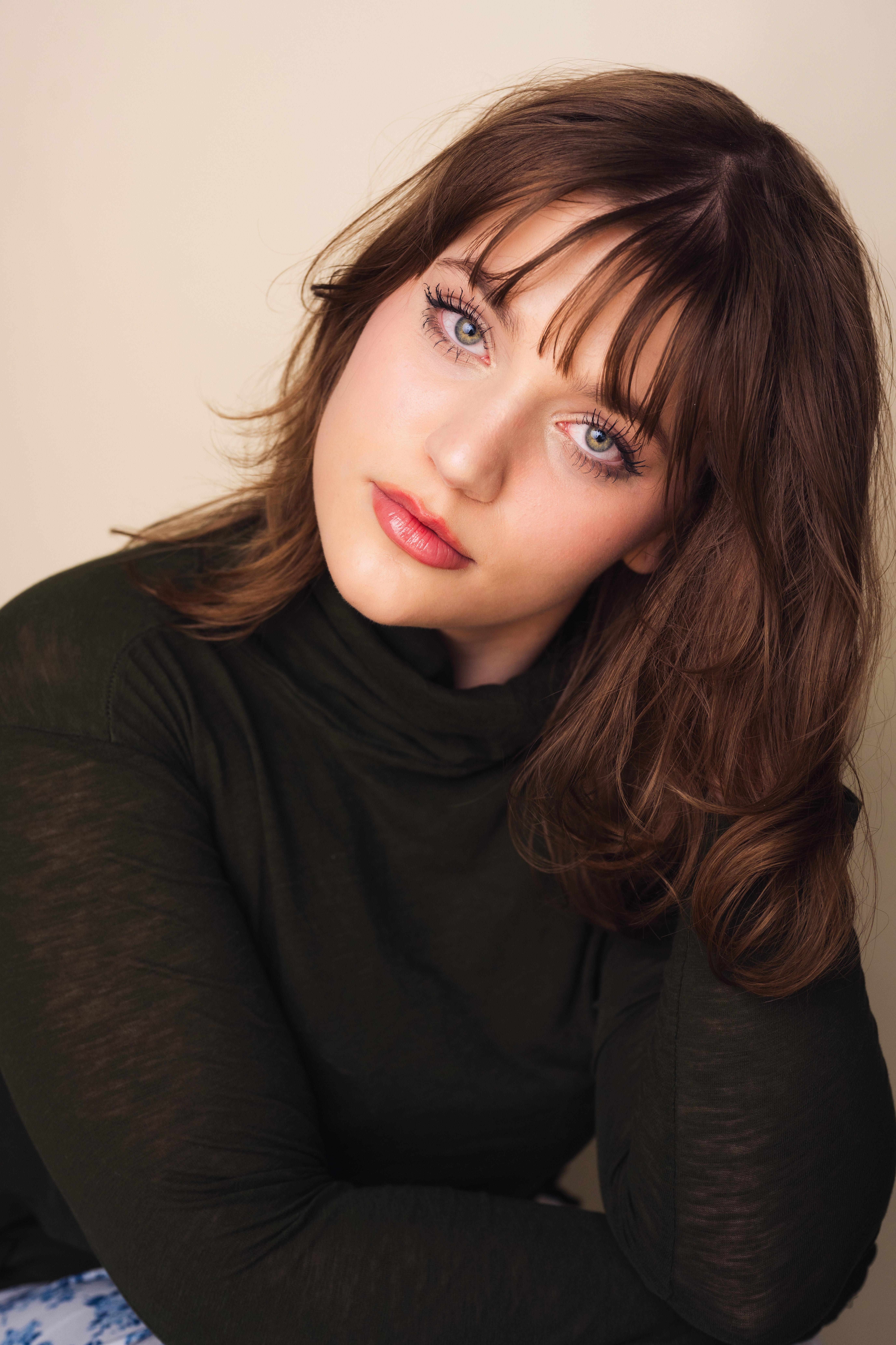 actor Gabrielle McCarter large photo