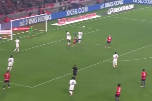 [Highlights] 39 years old? Giroud's extremely stretched bicycle kick in the box, unfortunately scuffed