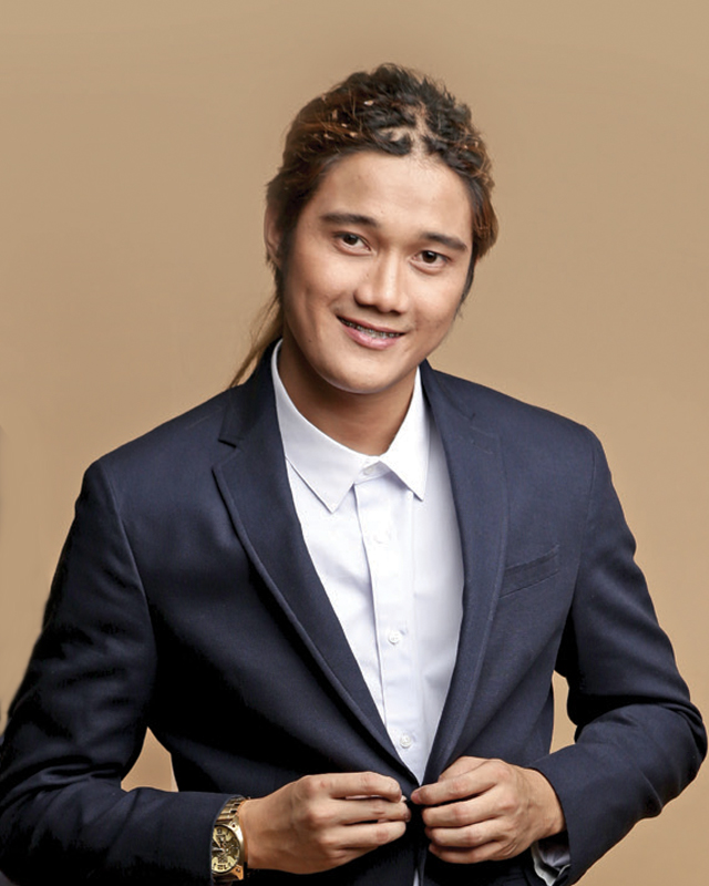 actor Eslove Briones large photo