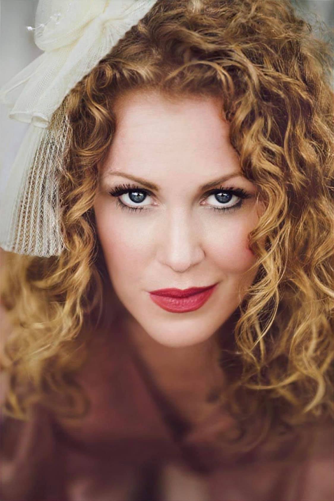 actor Kelley Wilson Robinson large photo