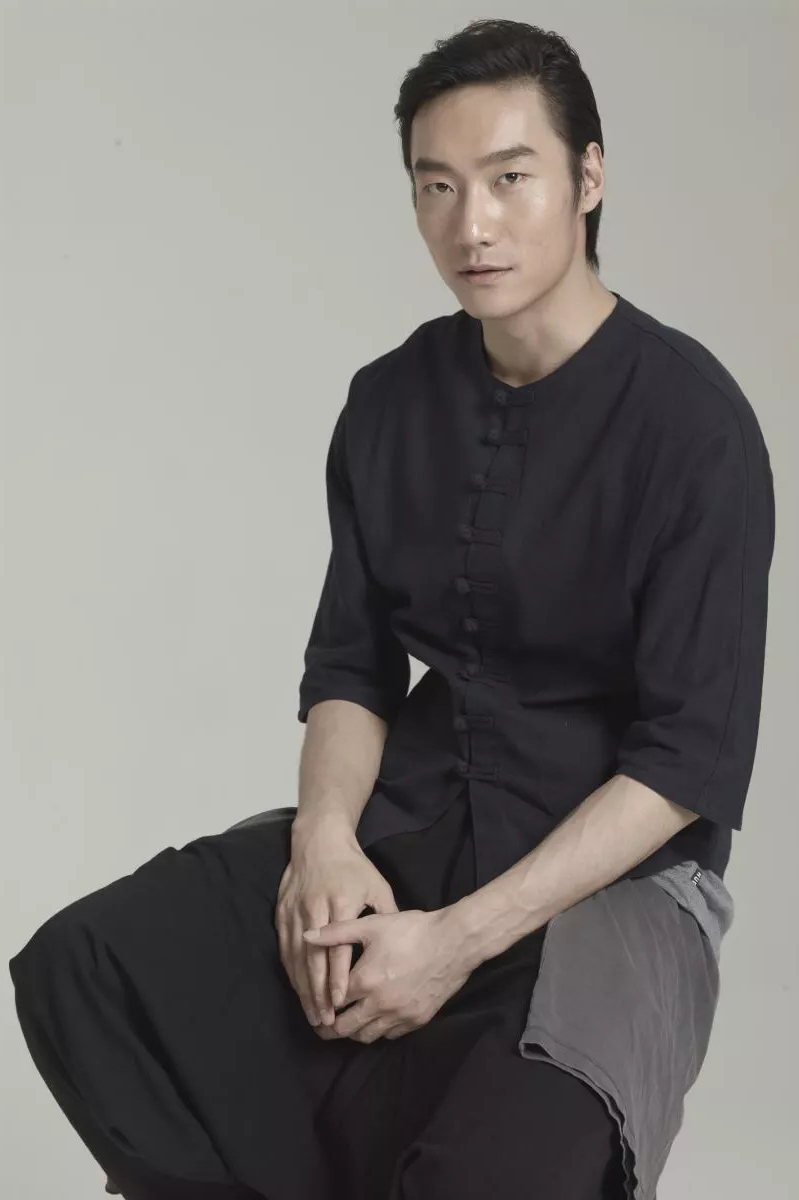 actor Aoyue Zhang large photo