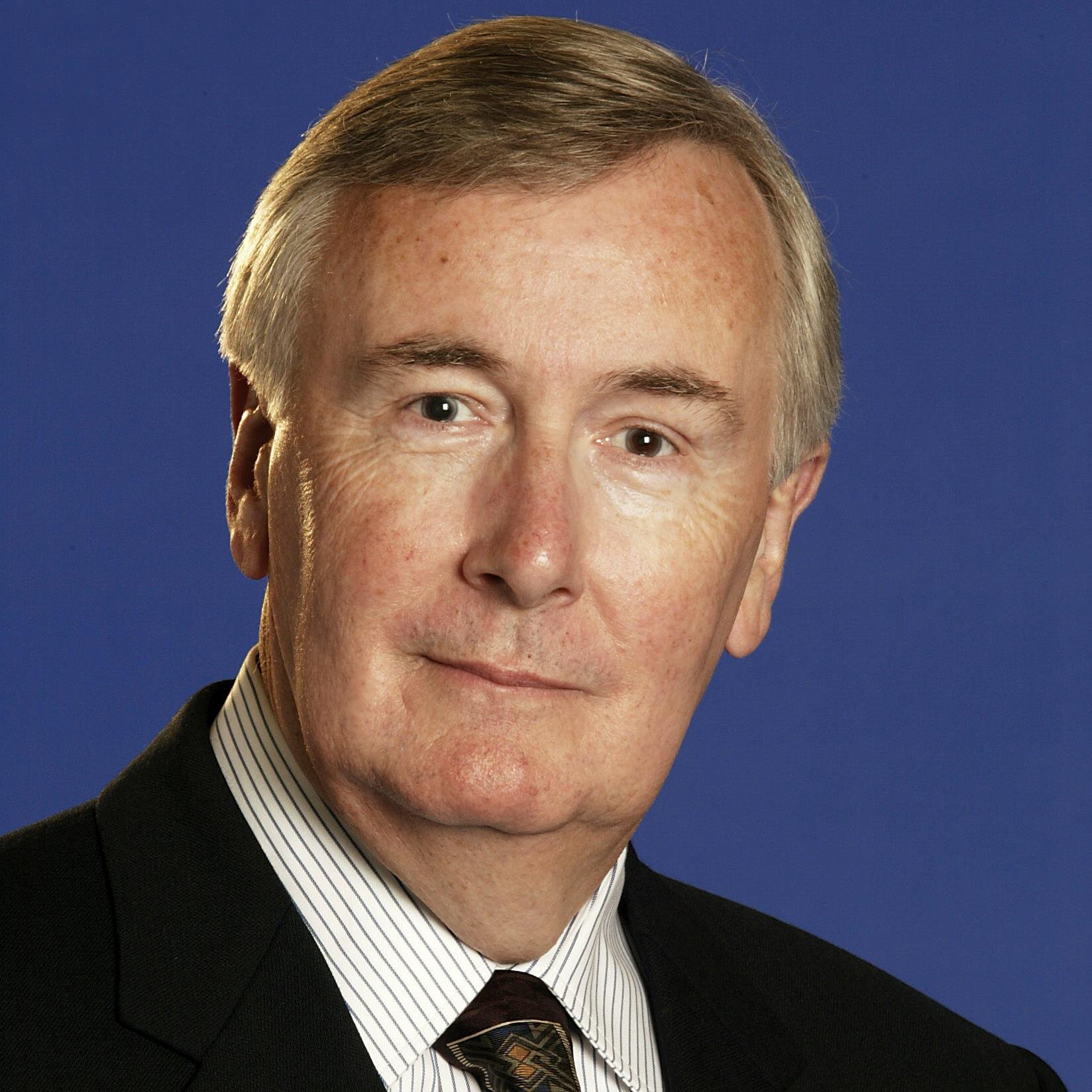 actor Howard Lincoln large photo