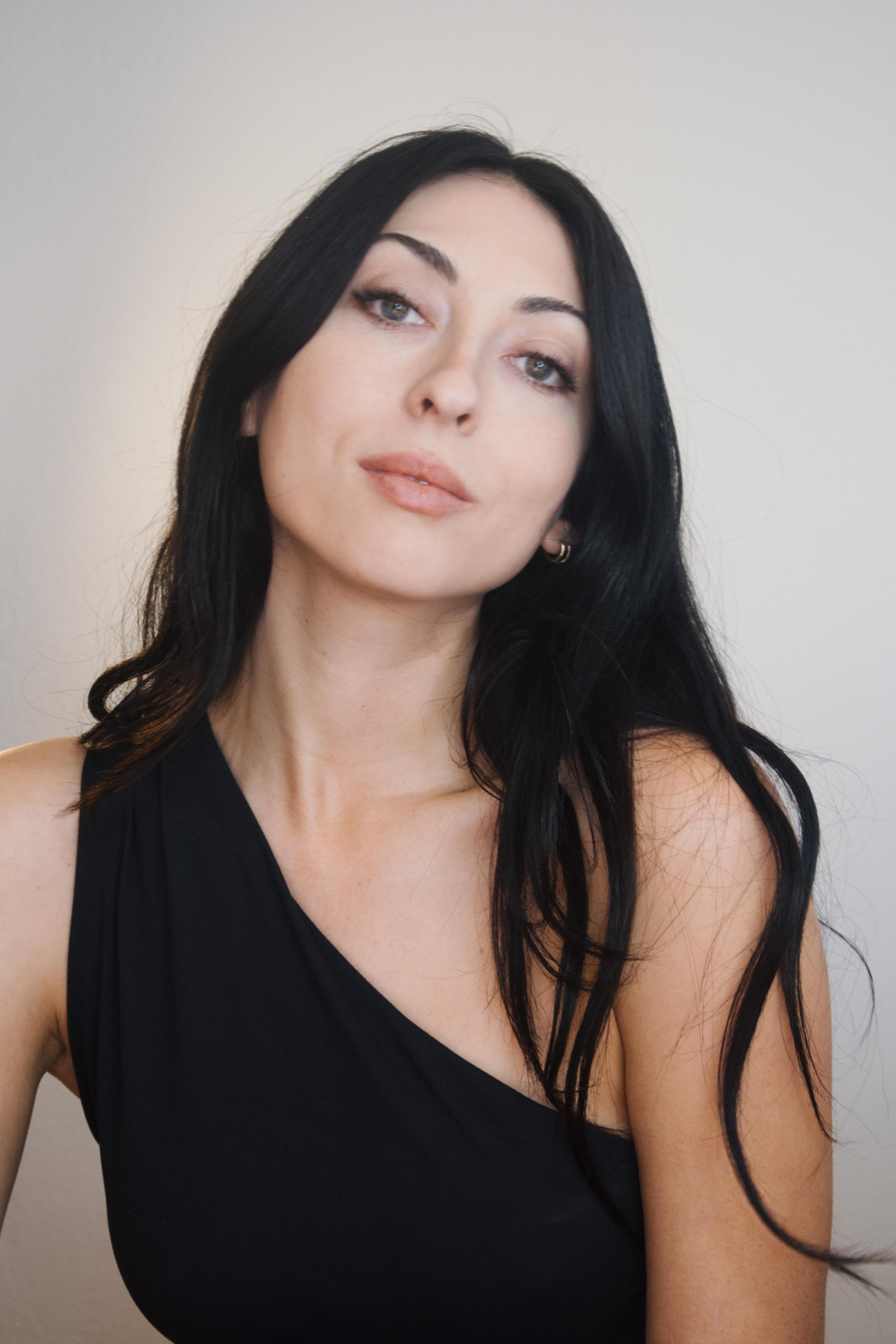 actor Claire Andrew large photo