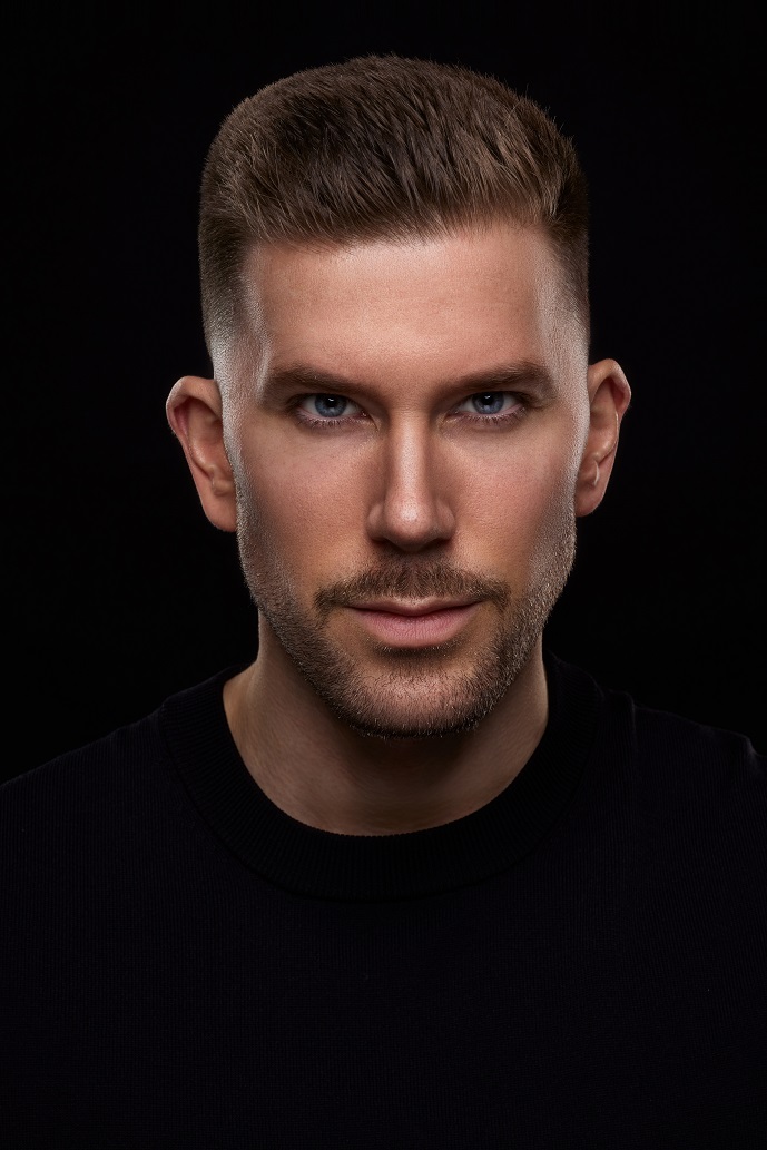 actor Robin Hagens large photo