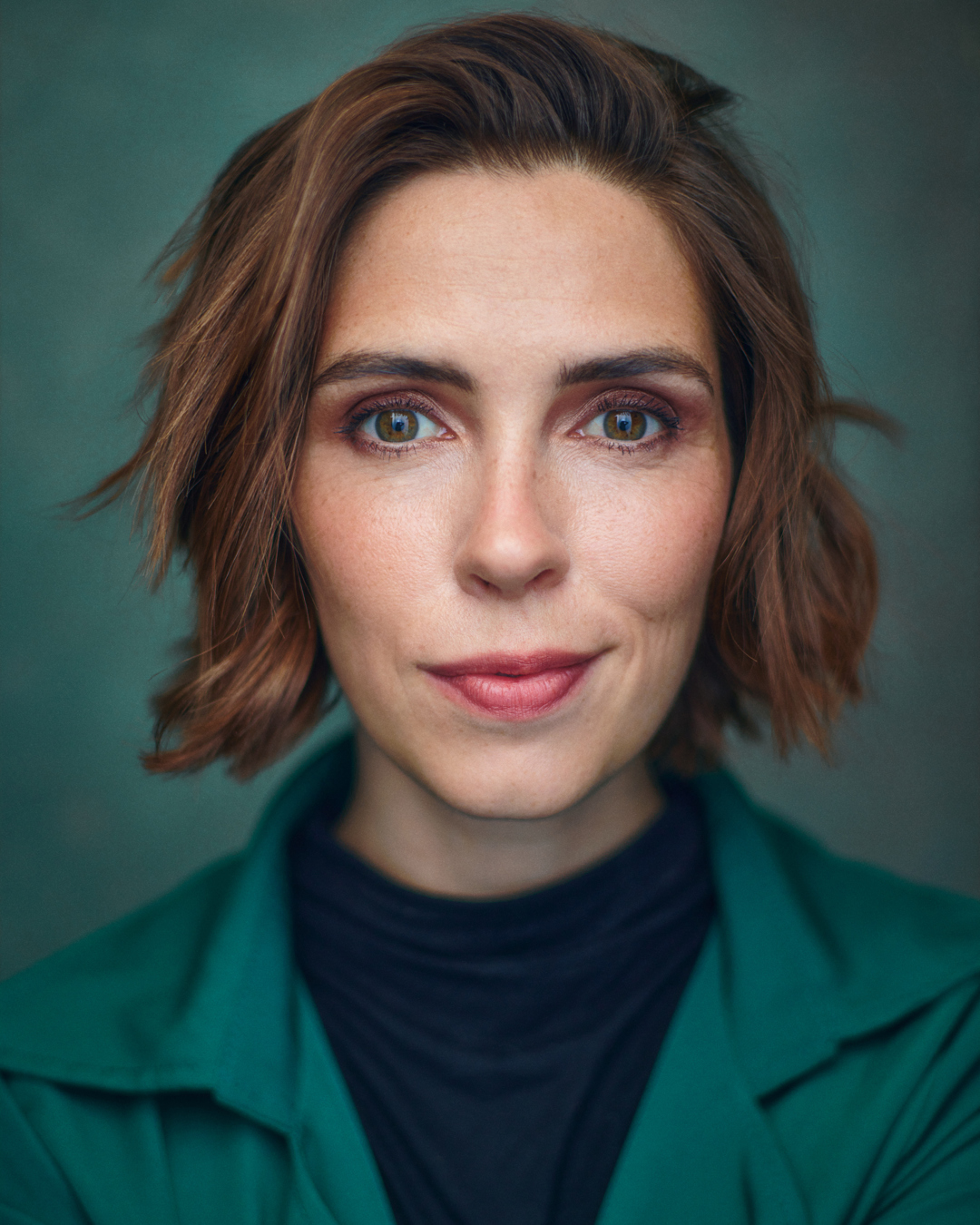 actor Emily Schmeller large photo