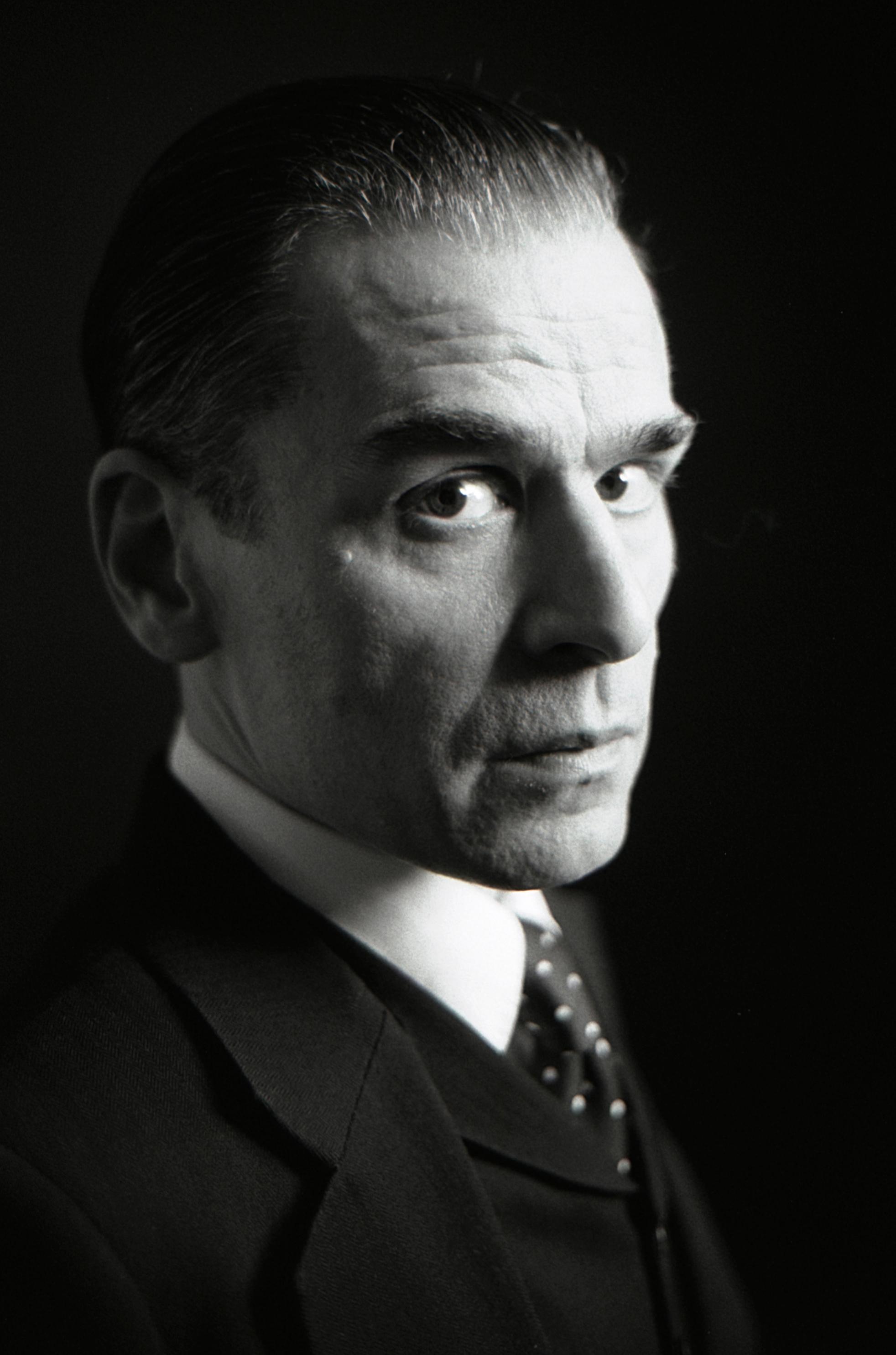 actor Christian Harting large photo