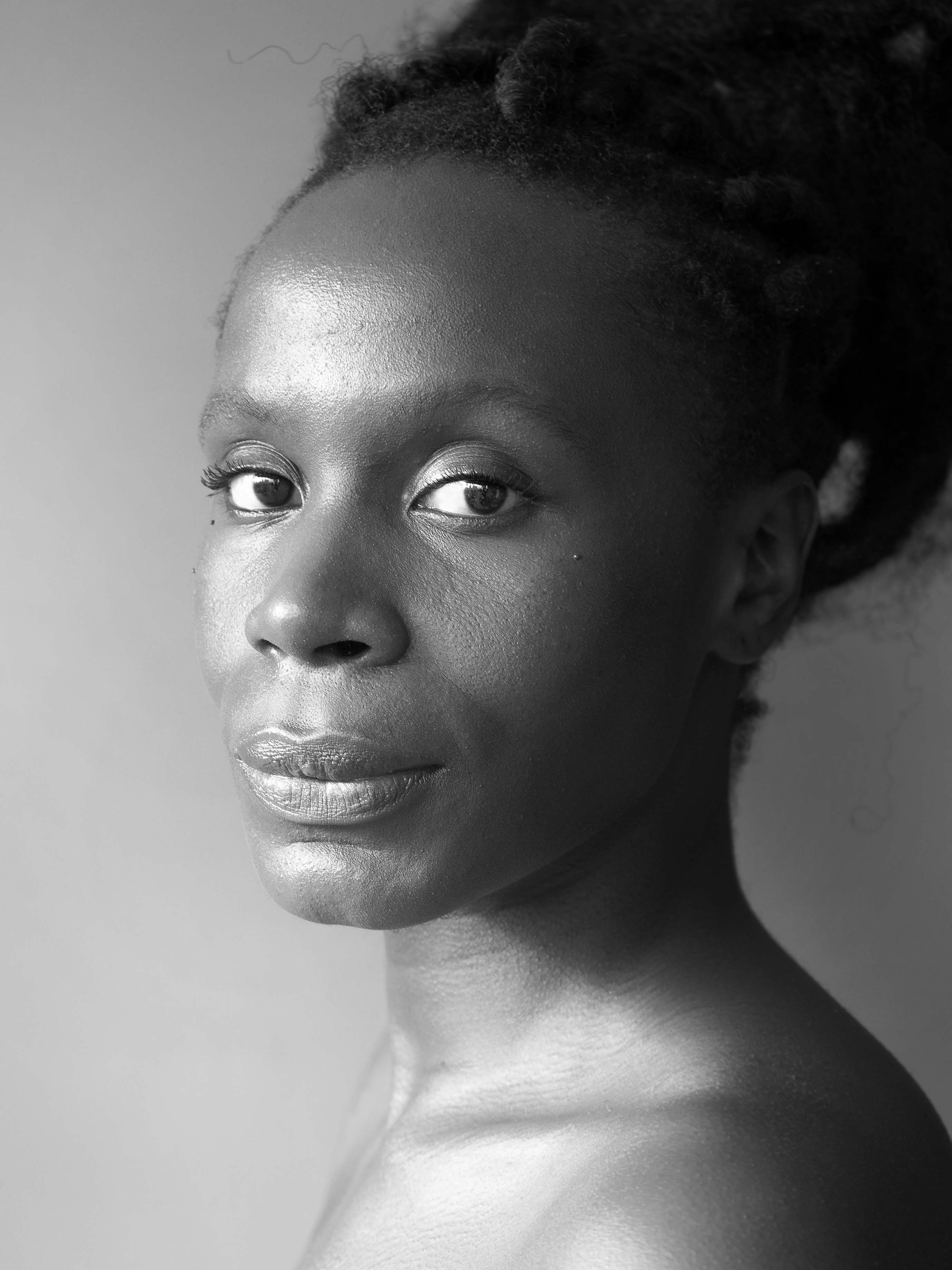 actor Isabél Zuaa large photo