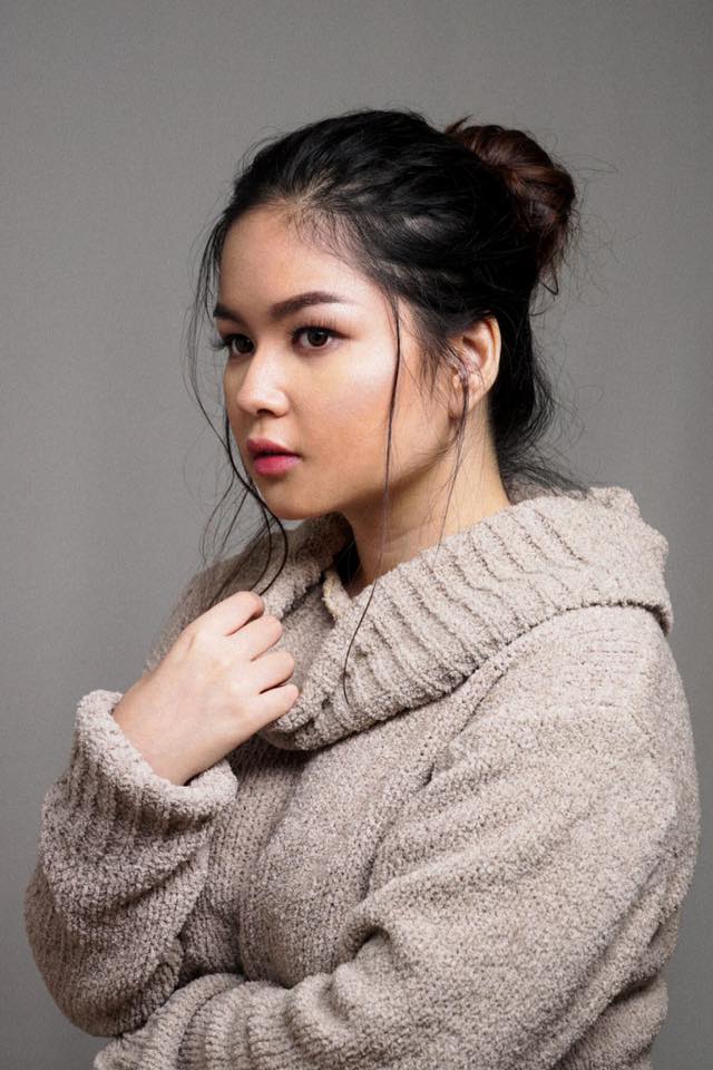 actor Eliza Pineda large photo