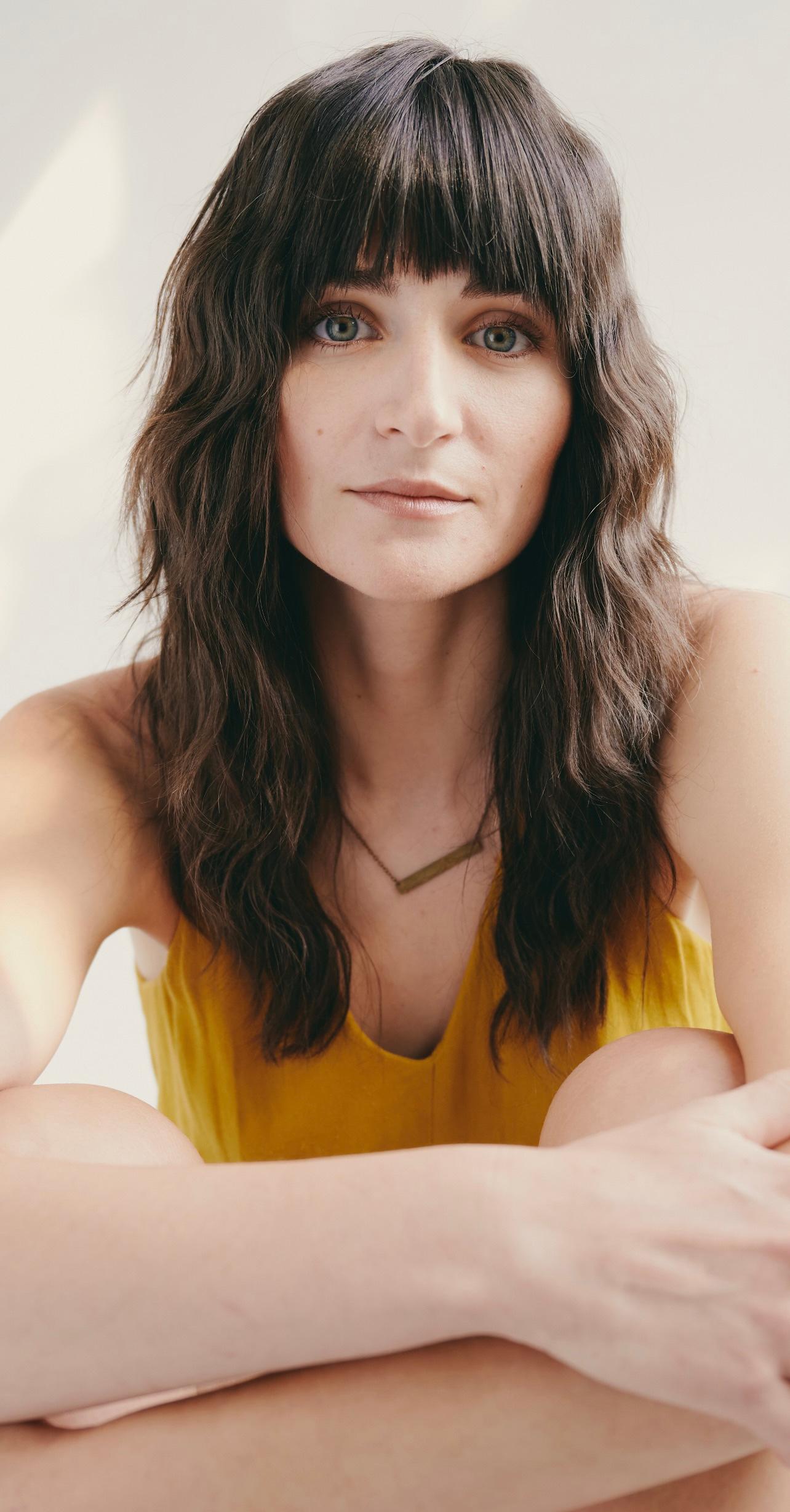 actor Sarah Hunt large photo