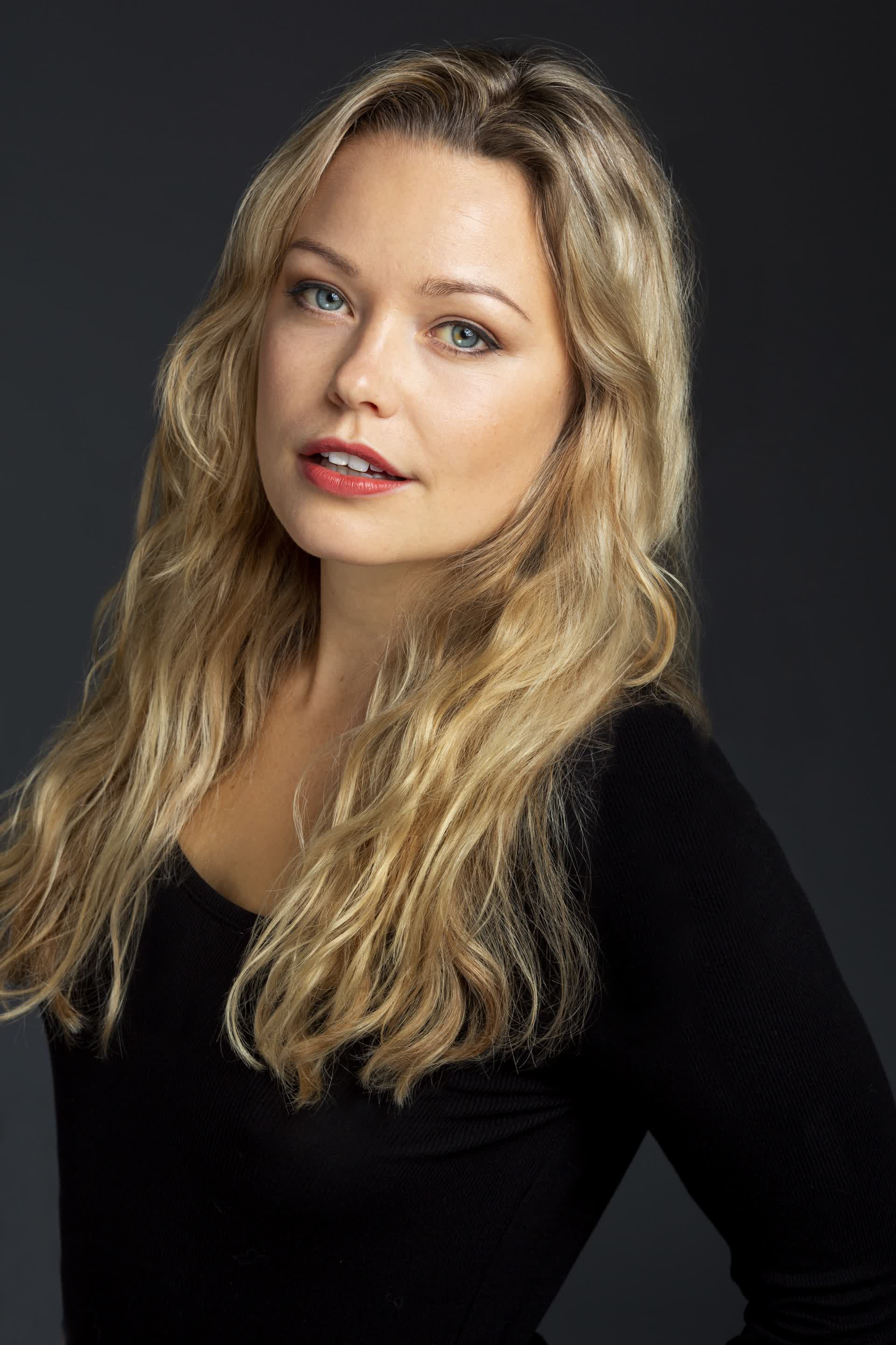 actor Hanna Asp large photo