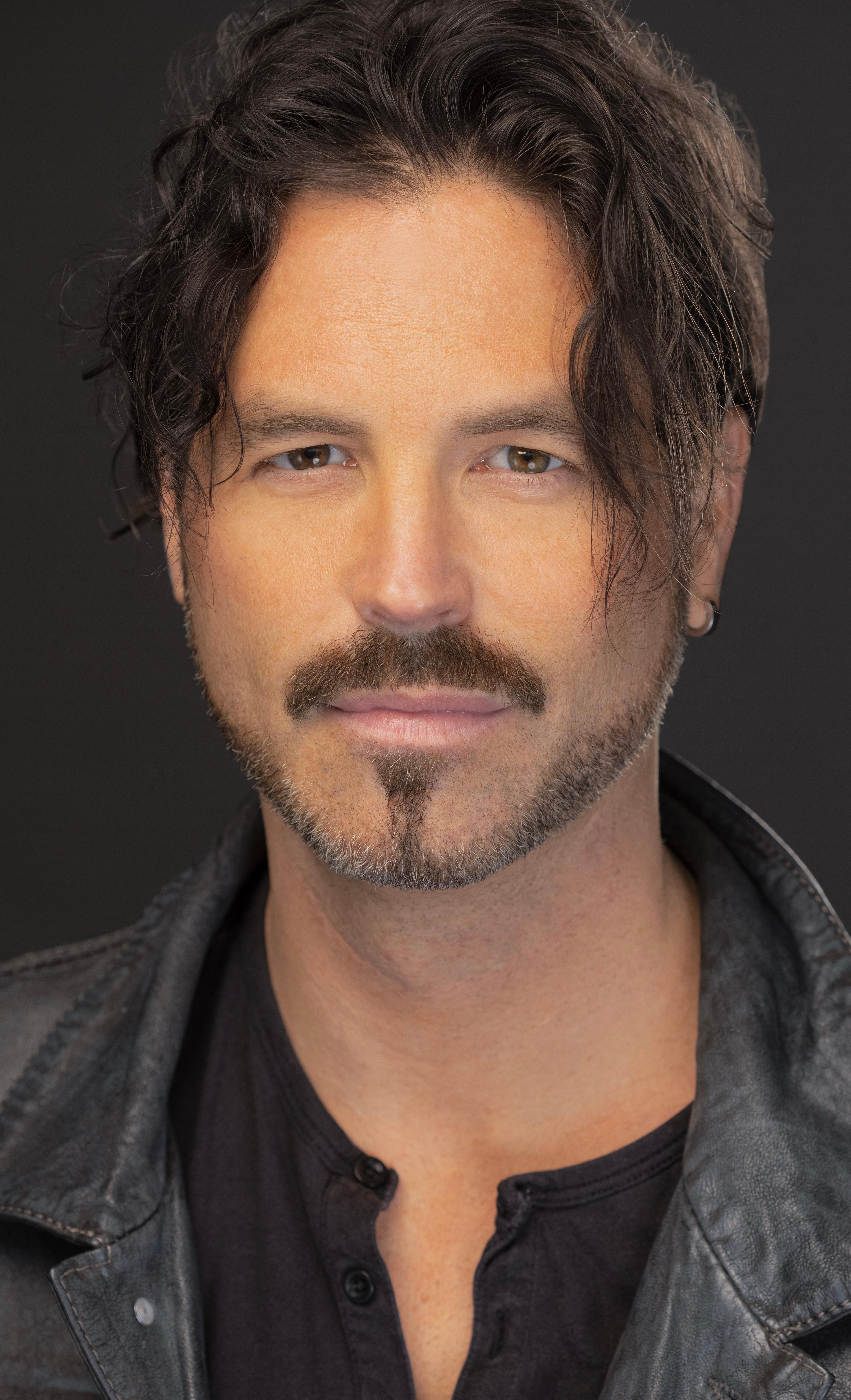 actor Joe Anselm large photo