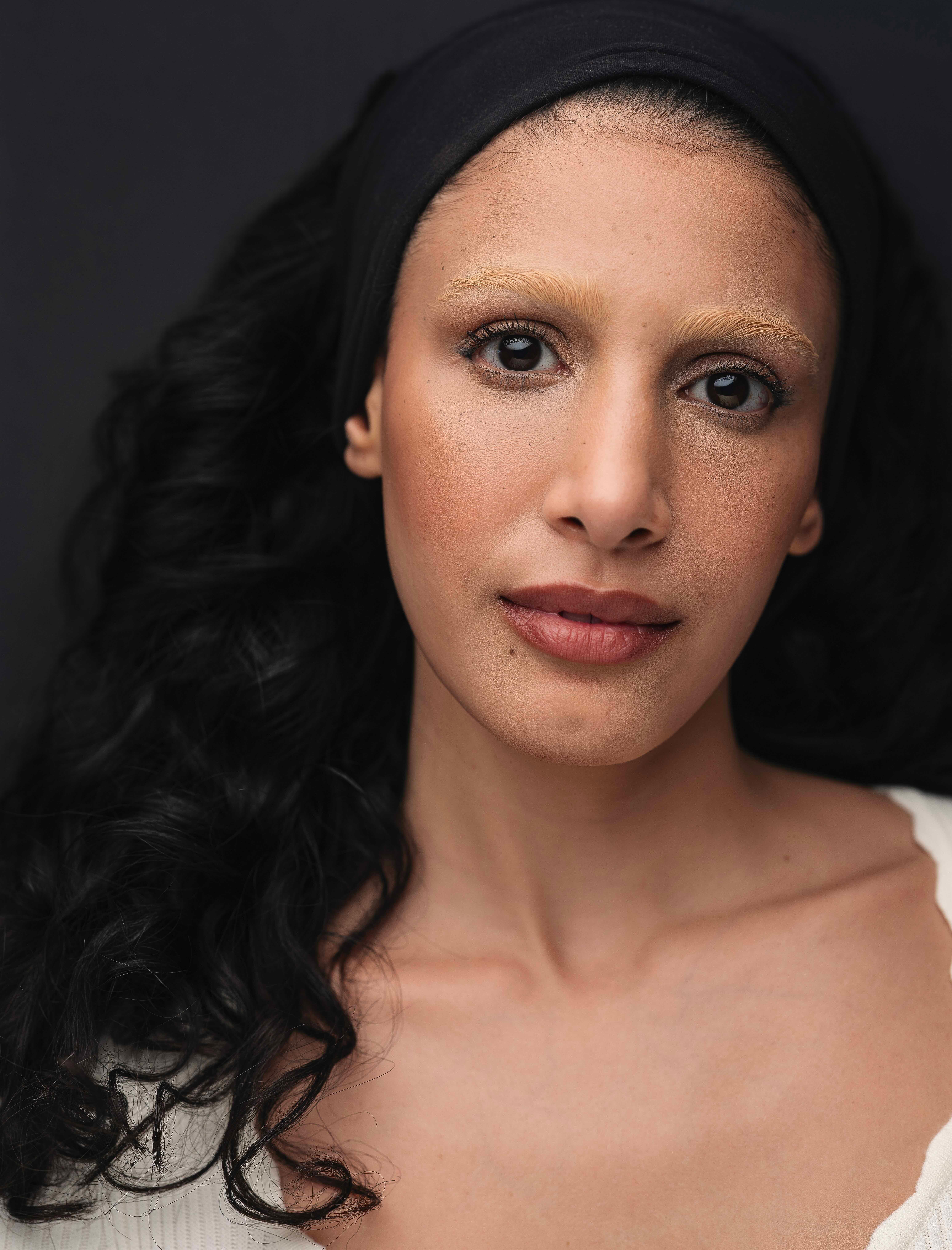 actor Eena El-Gabalawy large photo