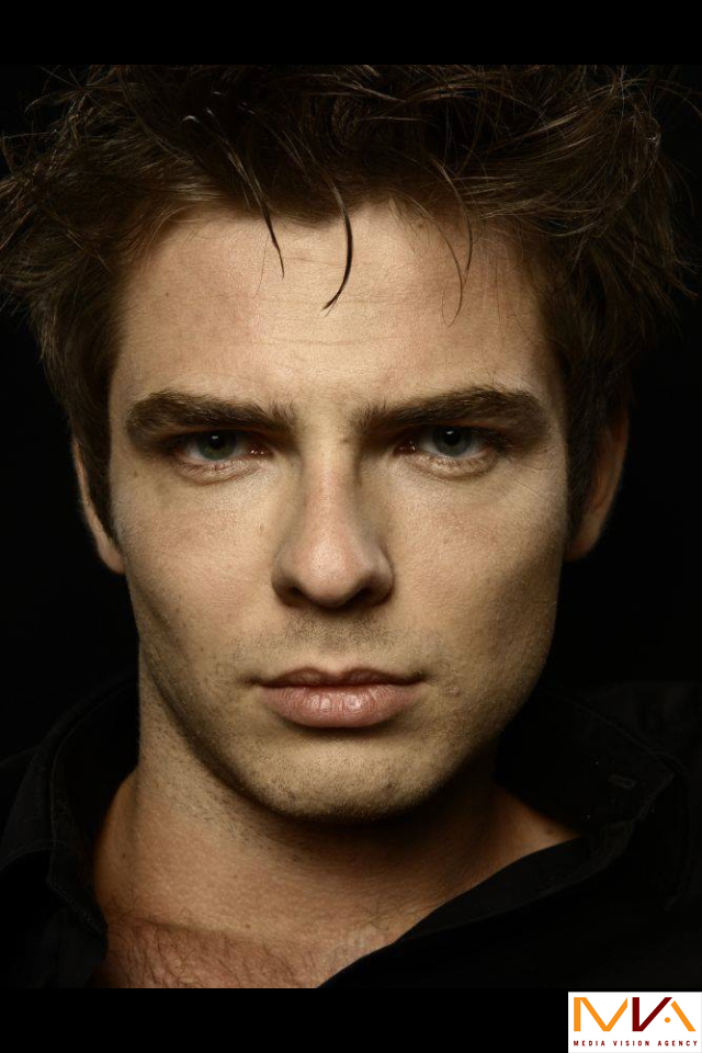 actor Kamil Kula large photo