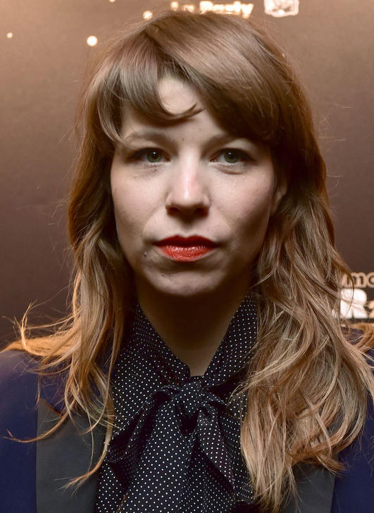 actor Calypso Valois large photo