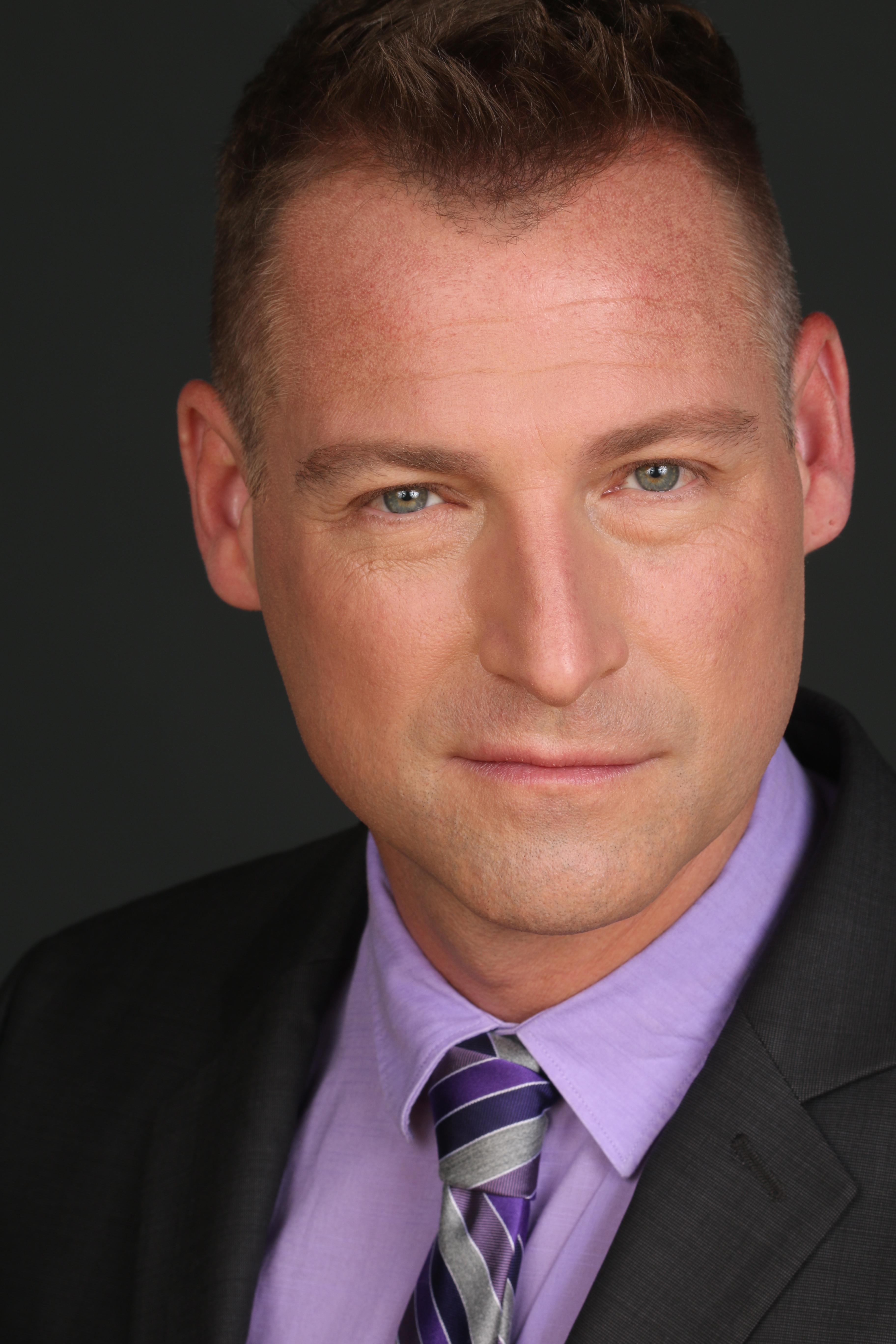 actor Greg Lang large photo