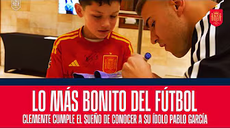 🥰 Lo más bonito del fútbol… Clemente cumple el sueño de conocer a su ídolo Pablo García | 🔴 SEFUTBOL backdrop